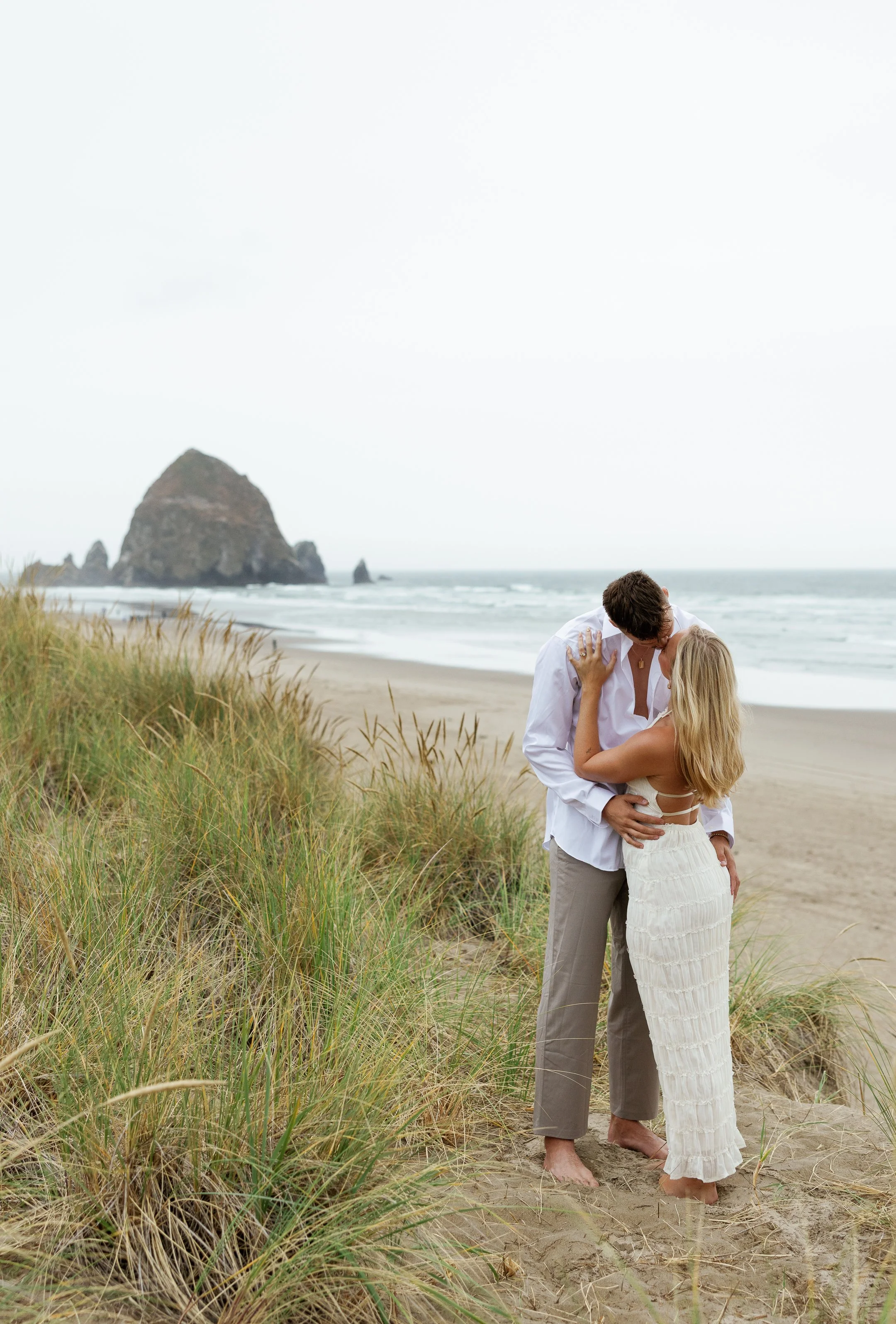 Megan_VanDoran_Photography_Cannon Beach_Oregon_Coast_Engagement-10.jpg