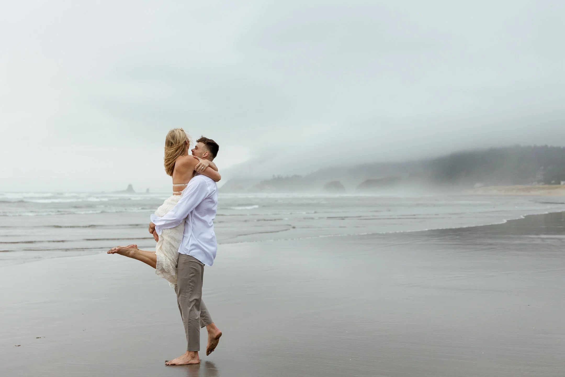 Megan_VanDoran_Photography_Cannon Beach_Oregon_Coast_Engagement-93.jpg