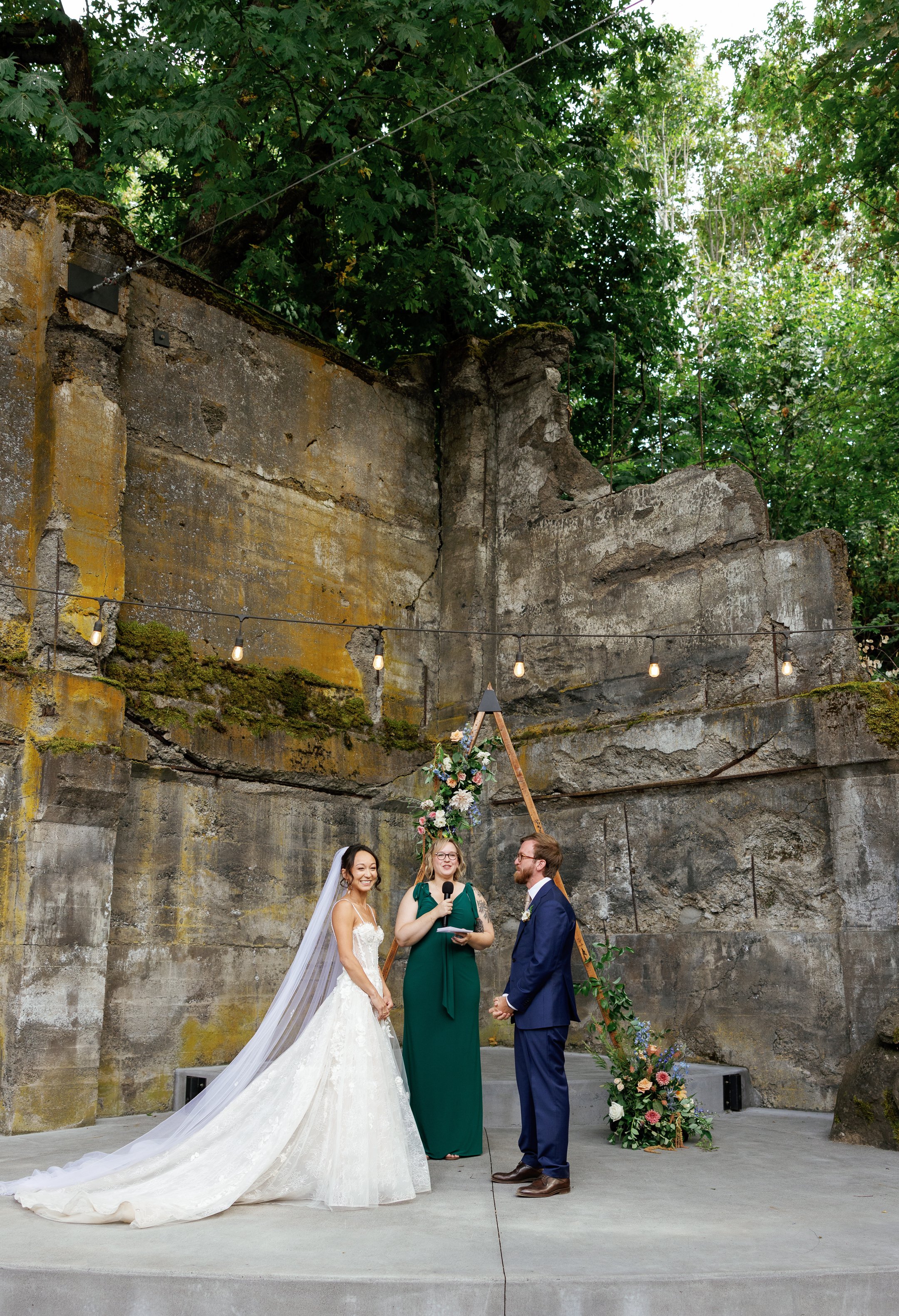 The_Ruins_Hood_River_Oregon_Wedding_Megan_VanDoran_Photography-158.jpg