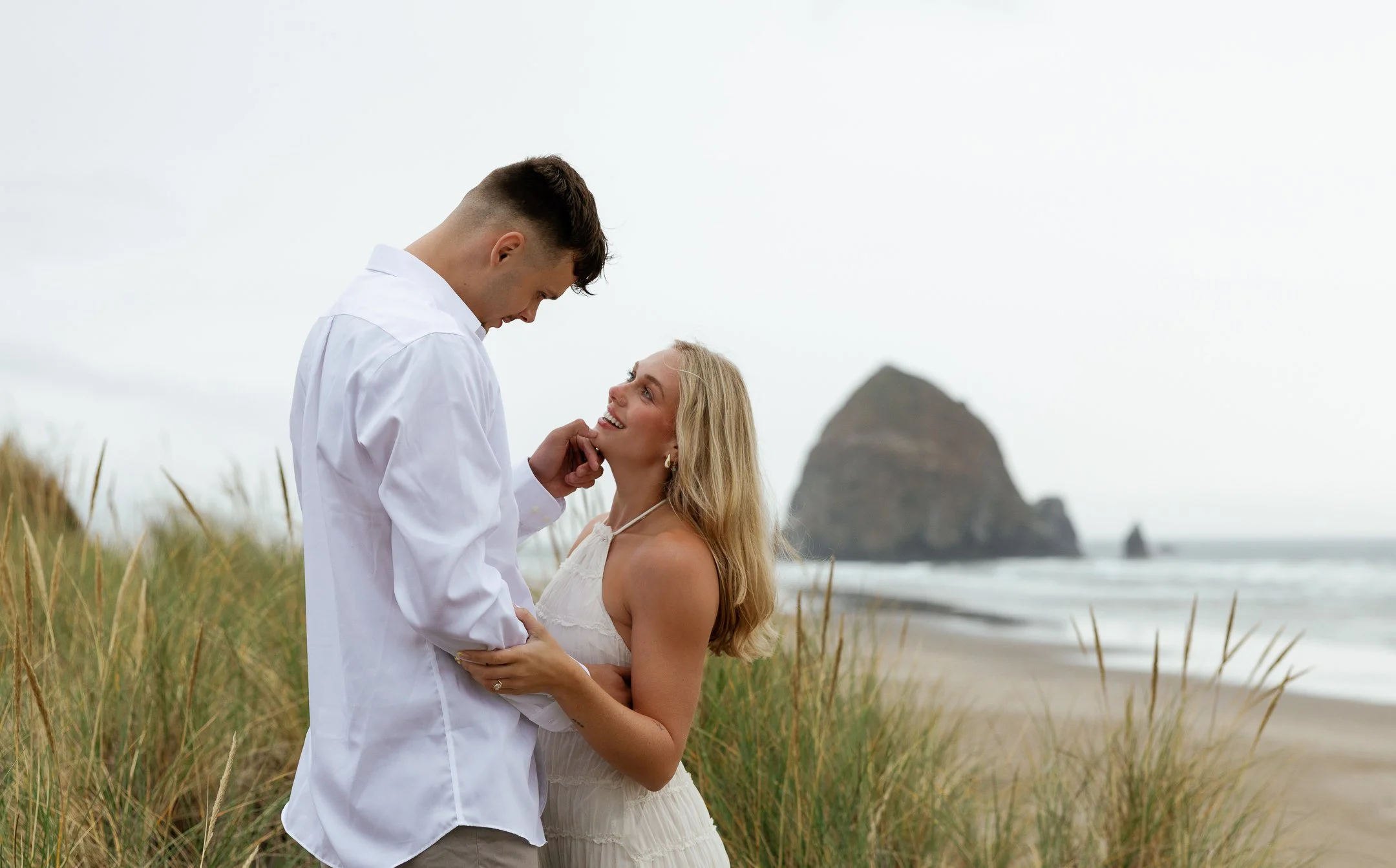 Megan_VanDoran_Photography_Cannon Beach_Oregon_Coast_Engagement-13.jpg