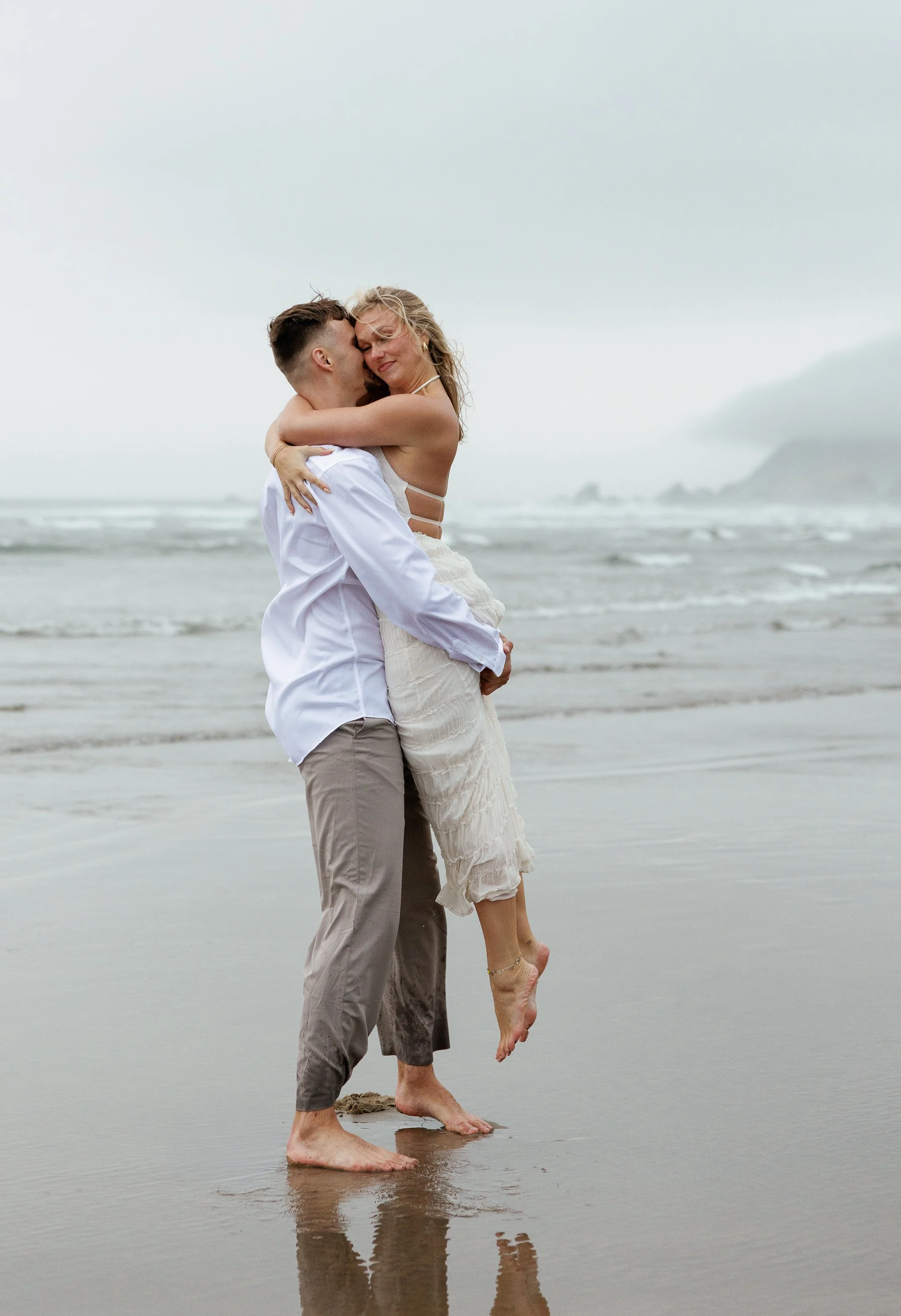 Megan_VanDoran_Photography_Cannon Beach_Oregon_Coast_Engagement-109.jpg