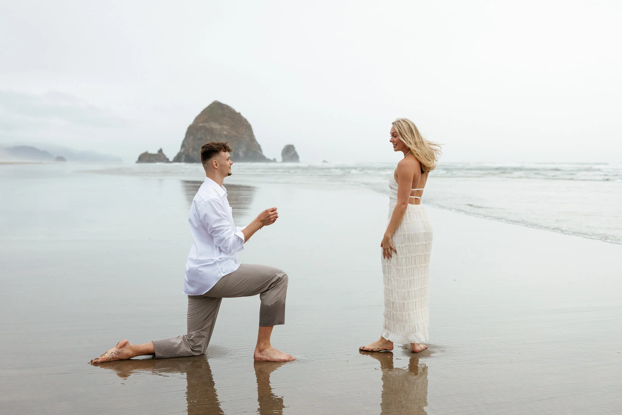 Megan_VanDoran_Photography_Cannon Beach_Oregon_Coast_Engagement-154.jpg