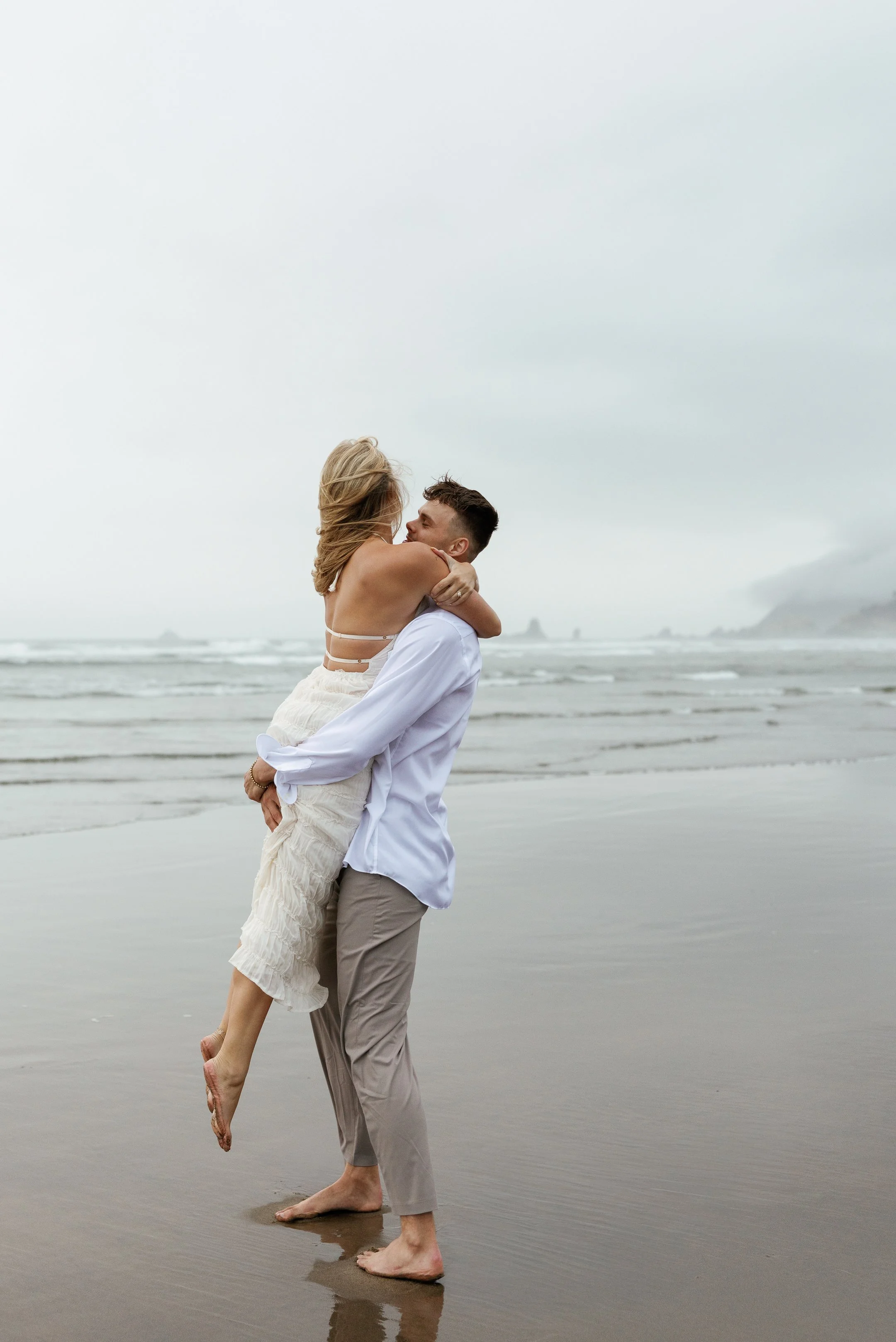 Megan_VanDoran_Photography_Cannon Beach_Oregon_Coast_Engagement-92.jpg