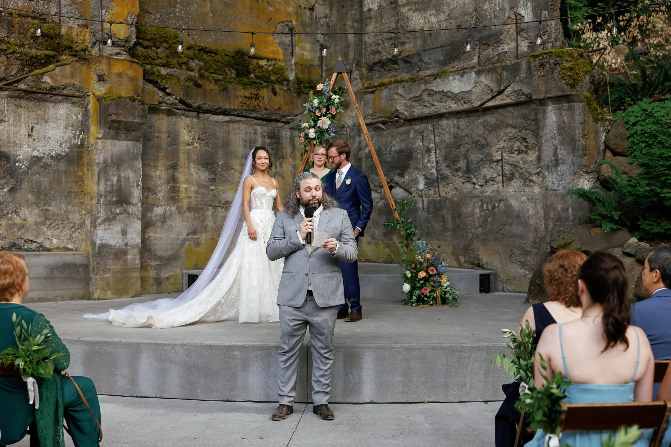 The_Ruins_Hood_River_Oregon_Wedding_Megan_VanDoran_Photography-164.jpg
