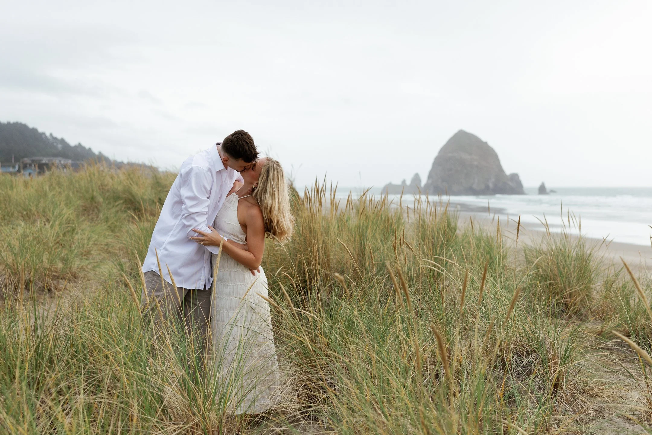 Megan_VanDoran_Photography_Cannon Beach_Oregon_Coast_Engagement-55.jpg