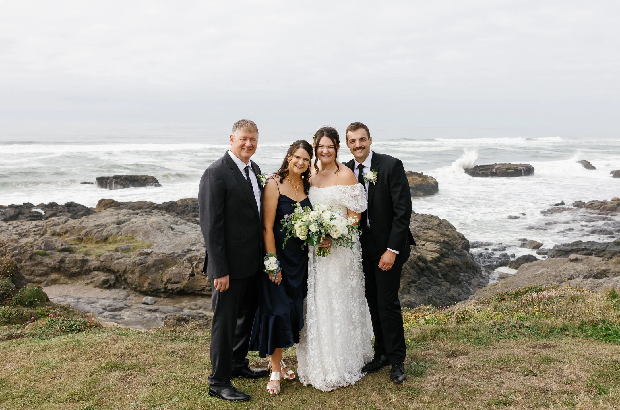 Oregon_Coast_Wedding_Megan_VanDoran_Photography-129.jpg