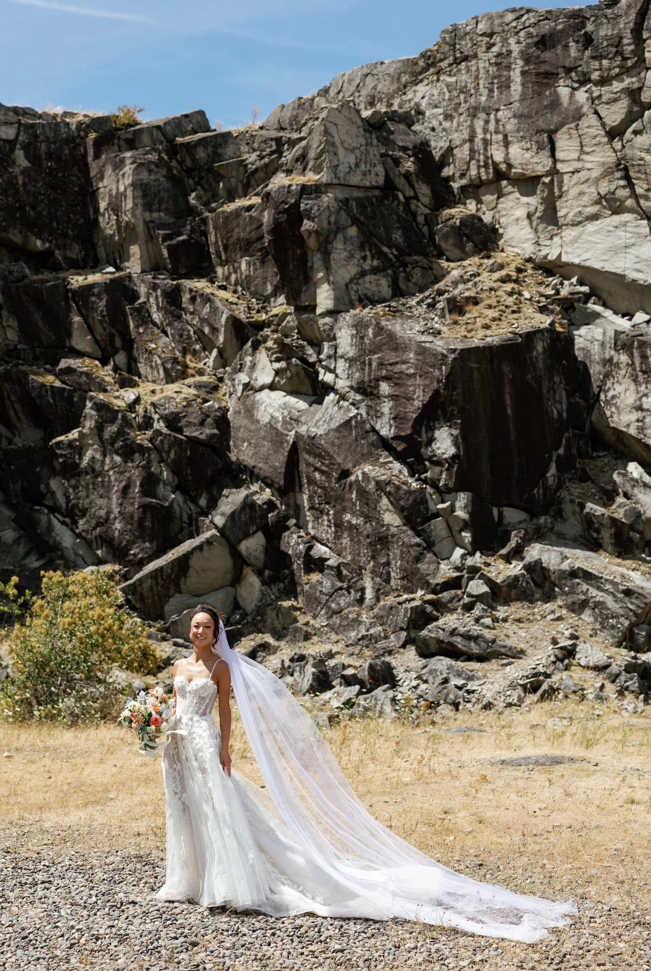 The_Ruins_Hood_River_Oregon_Wedding_Megan_VanDoran_Photography-79.jpg