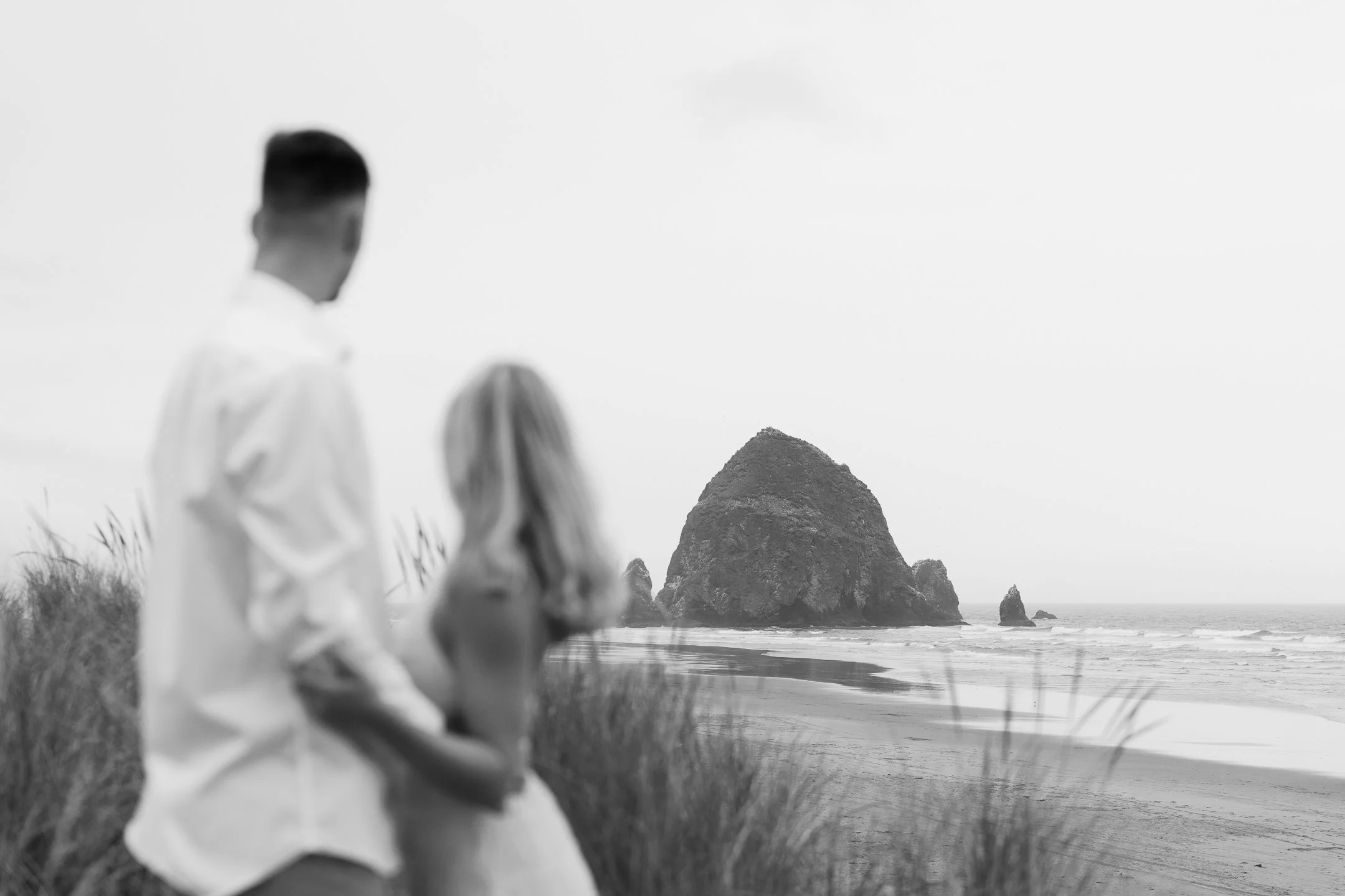 Megan_VanDoran_Photography_Cannon Beach_Oregon_Coast_Engagement-12.jpg
