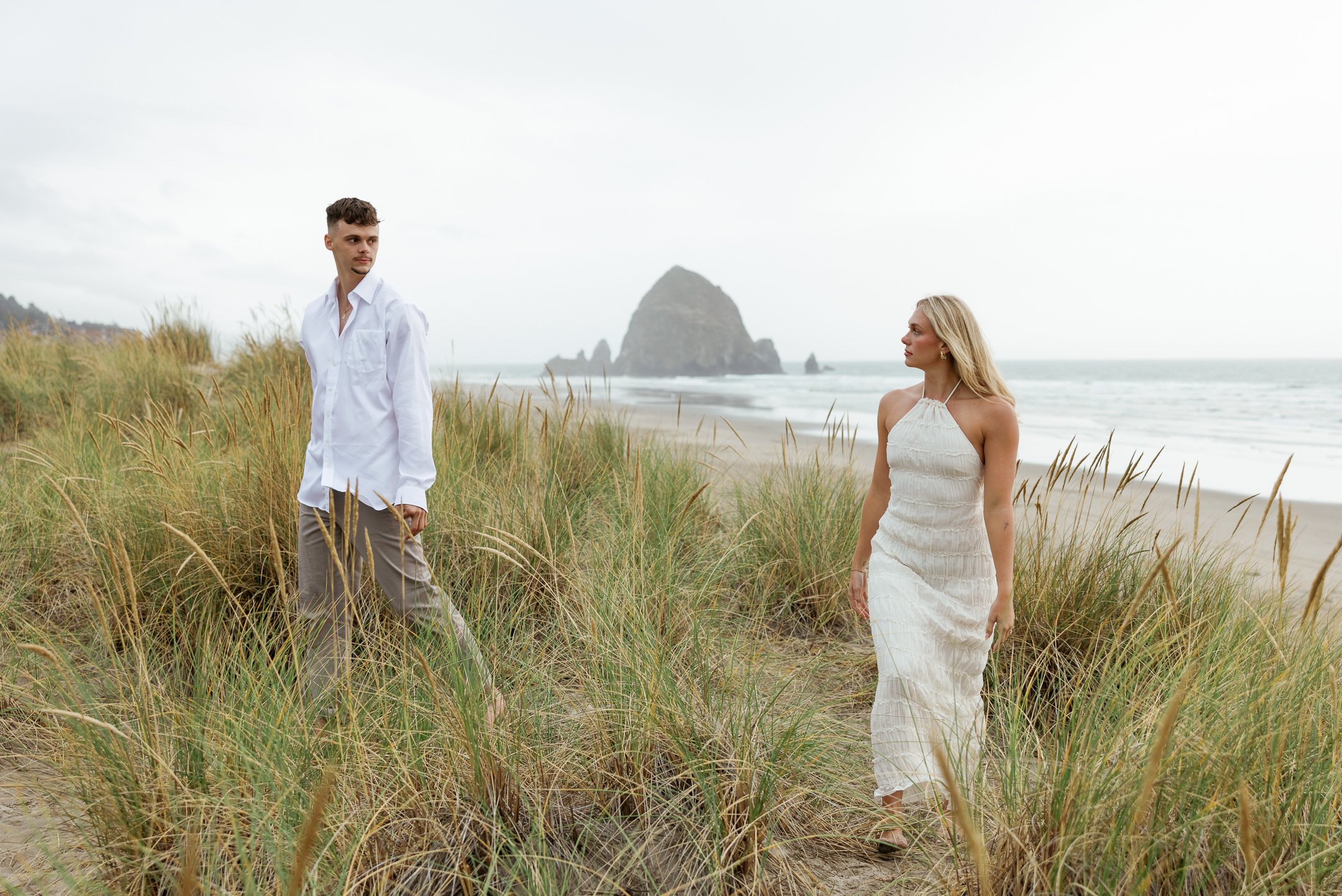 Megan_VanDoran_Photography_Cannon Beach_Oregon_Coast_Engagement-52.jpg