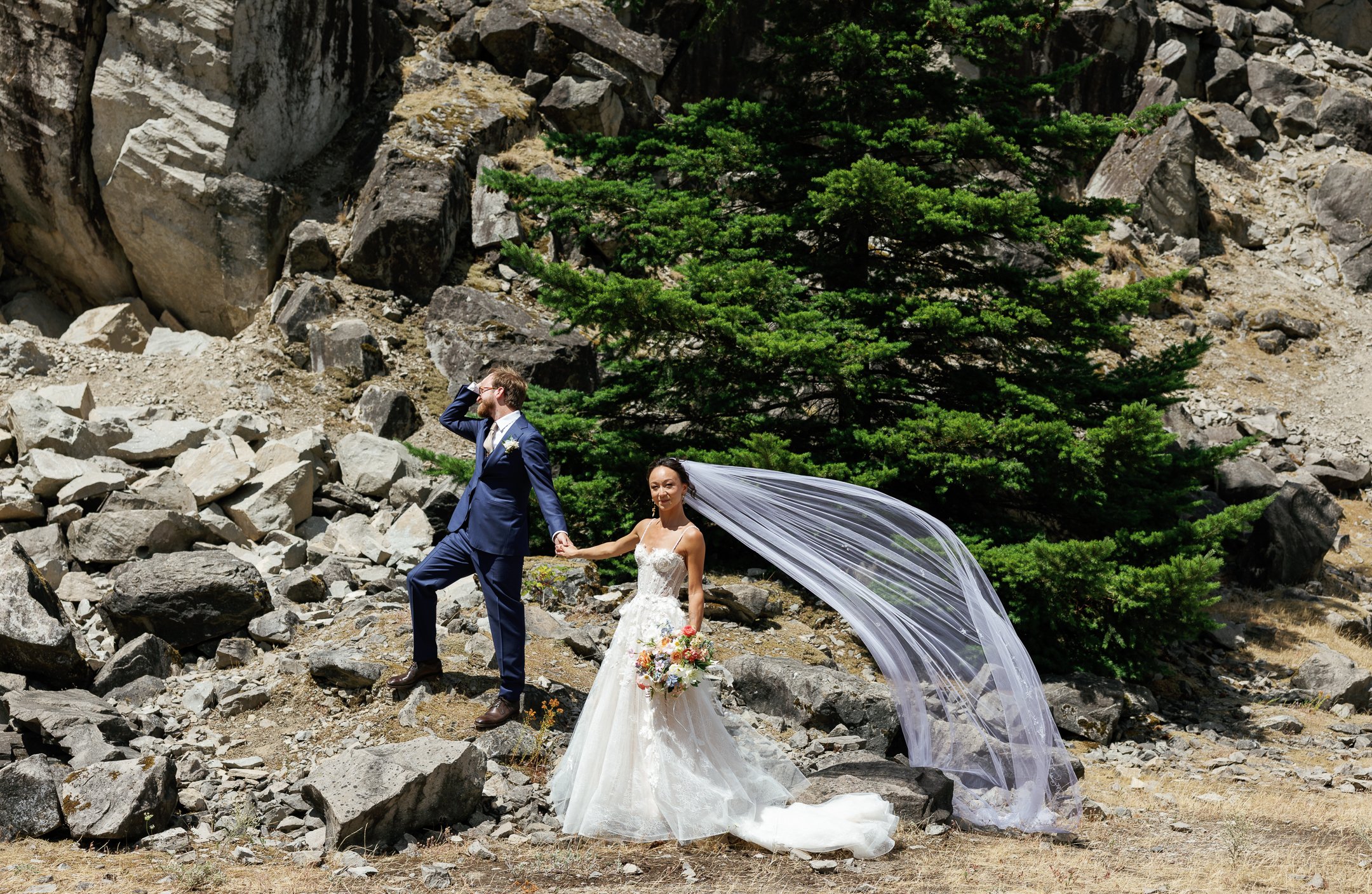 The_Ruins_Hood_River_Oregon_Wedding_Megan_VanDoran_Photography-76.jpg