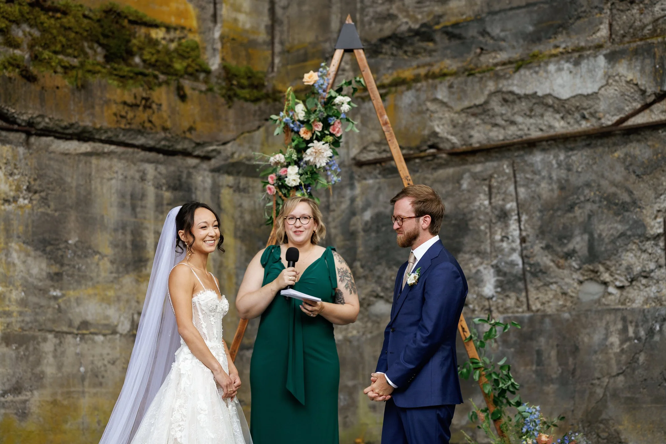 The_Ruins_Hood_River_Oregon_Wedding_Megan_VanDoran_Photography-162.jpg