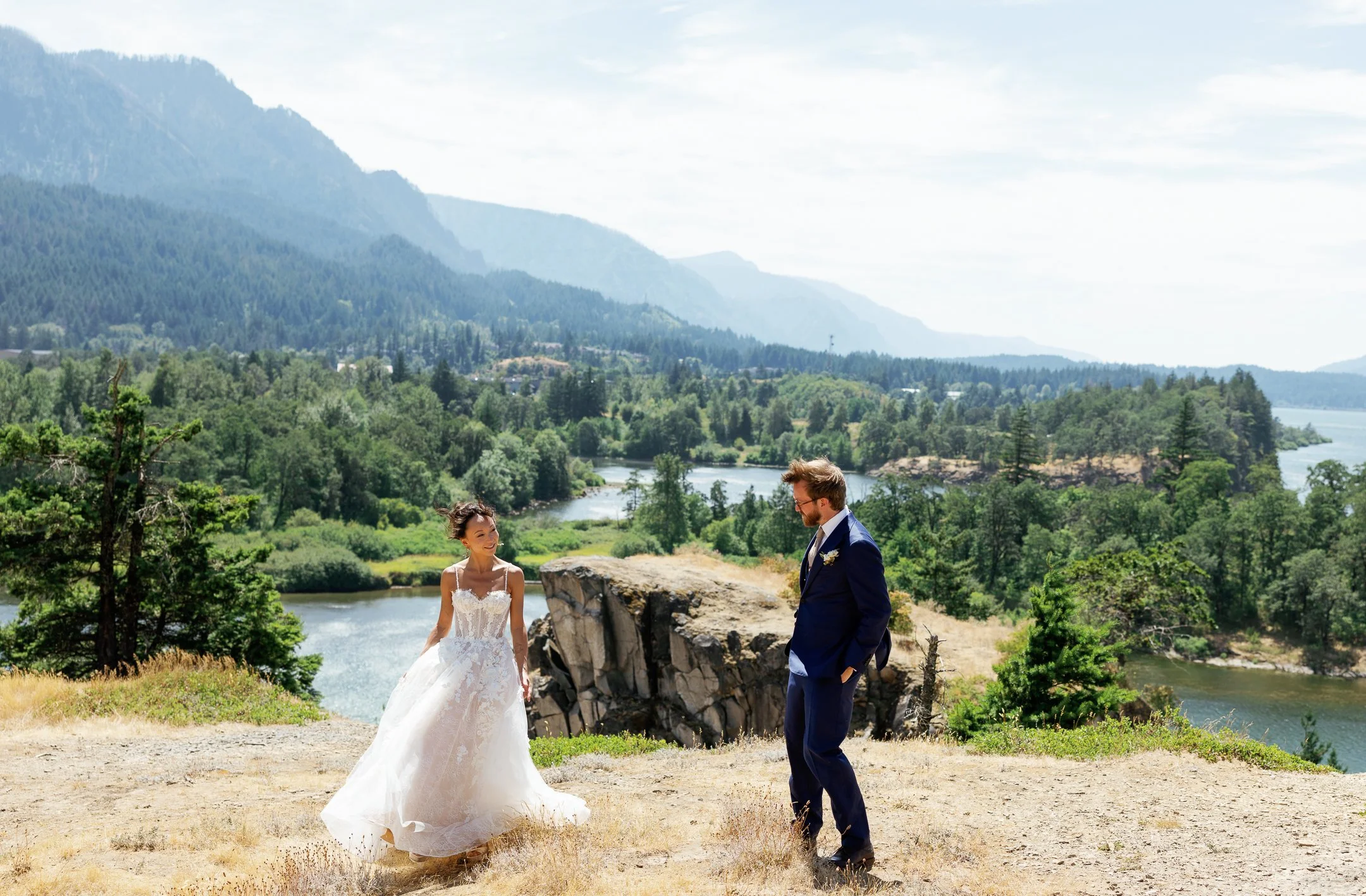 The_Ruins_Hood_River_Oregon_Wedding_Megan_VanDoran_Photography-102.jpg