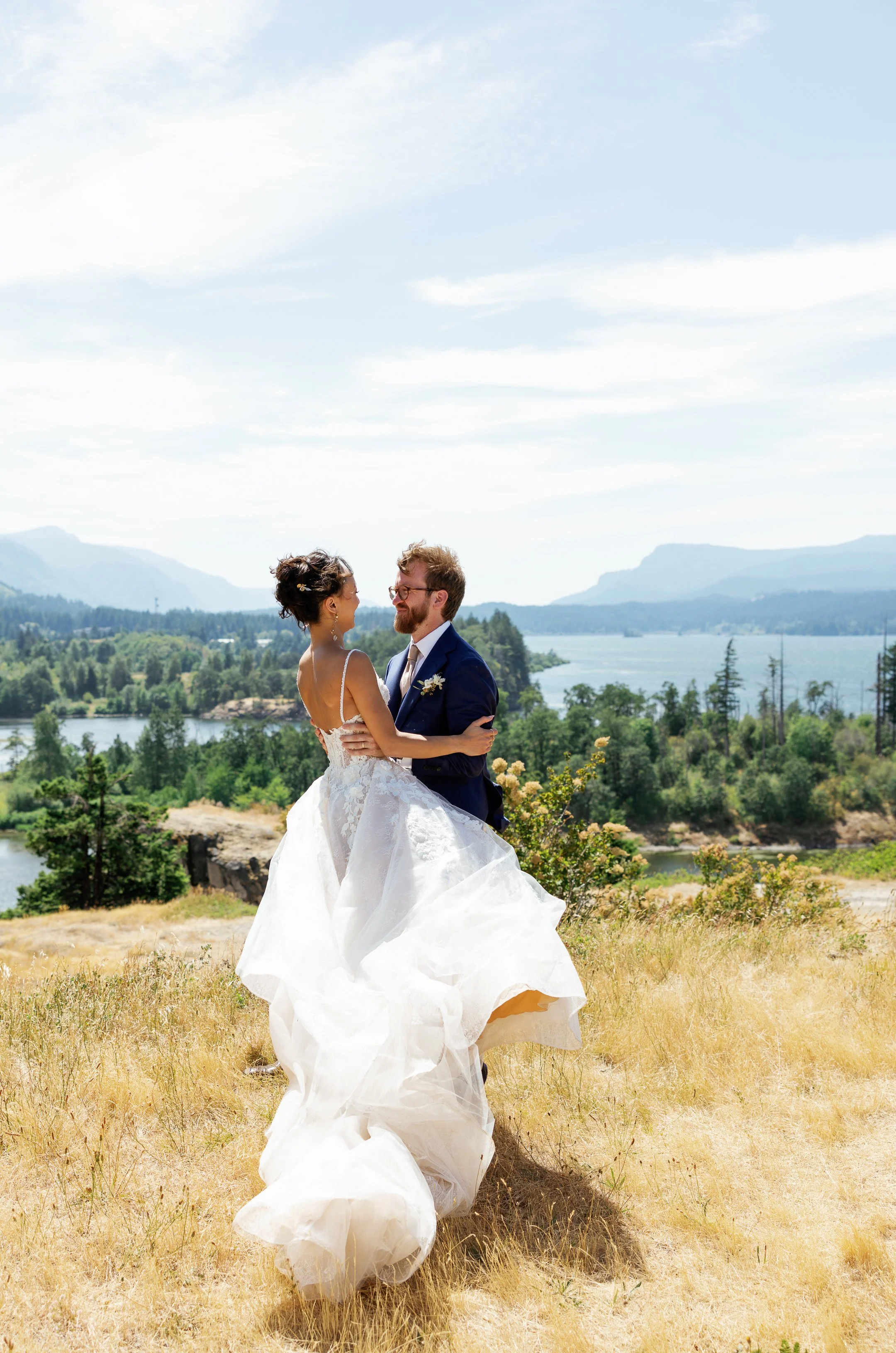The_Ruins_Hood_River_Oregon_Wedding_Megan_VanDoran_Photography-105.jpg