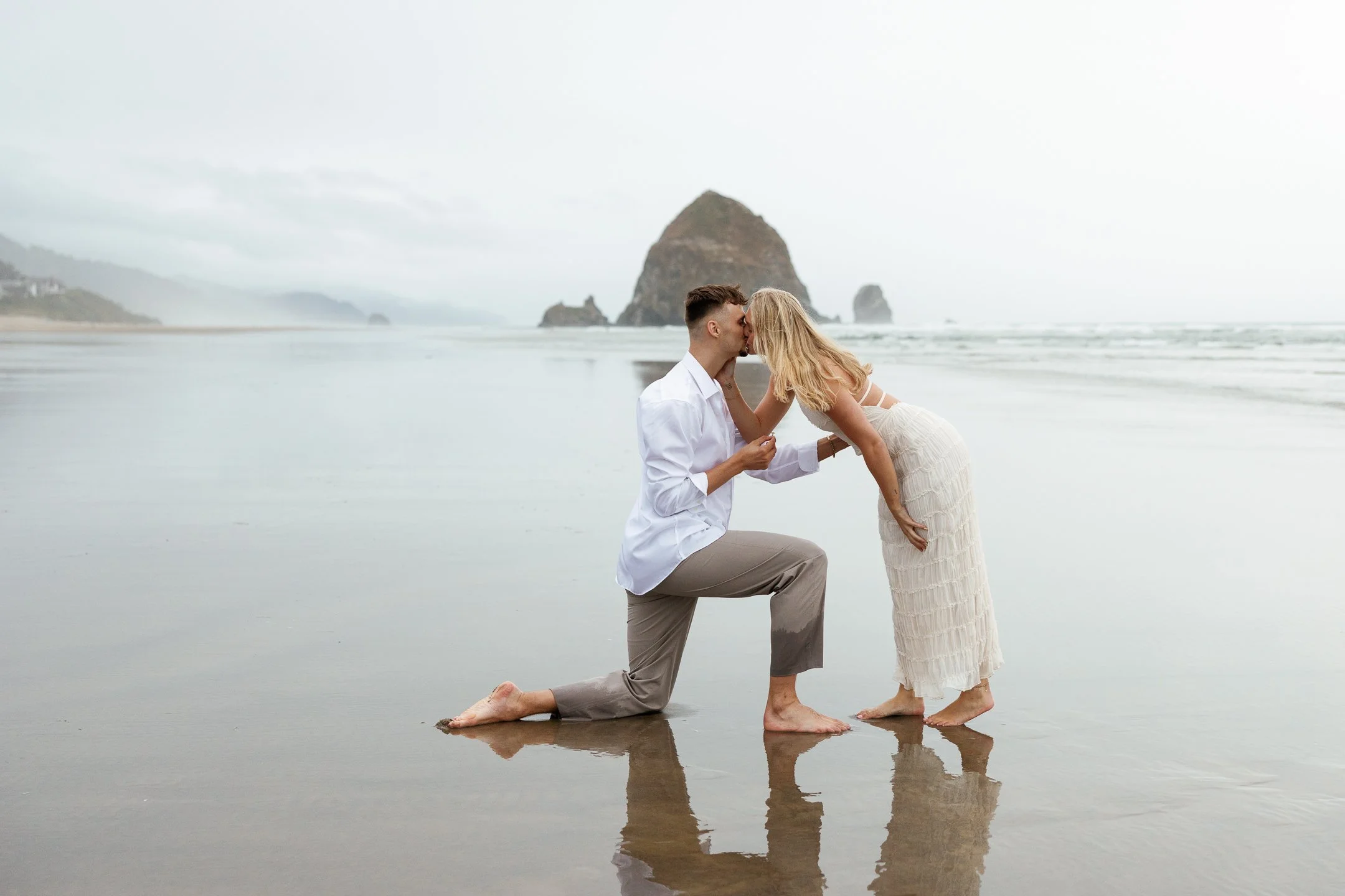 Megan_VanDoran_Photography_Cannon Beach_Oregon_Coast_Engagement-158.jpg
