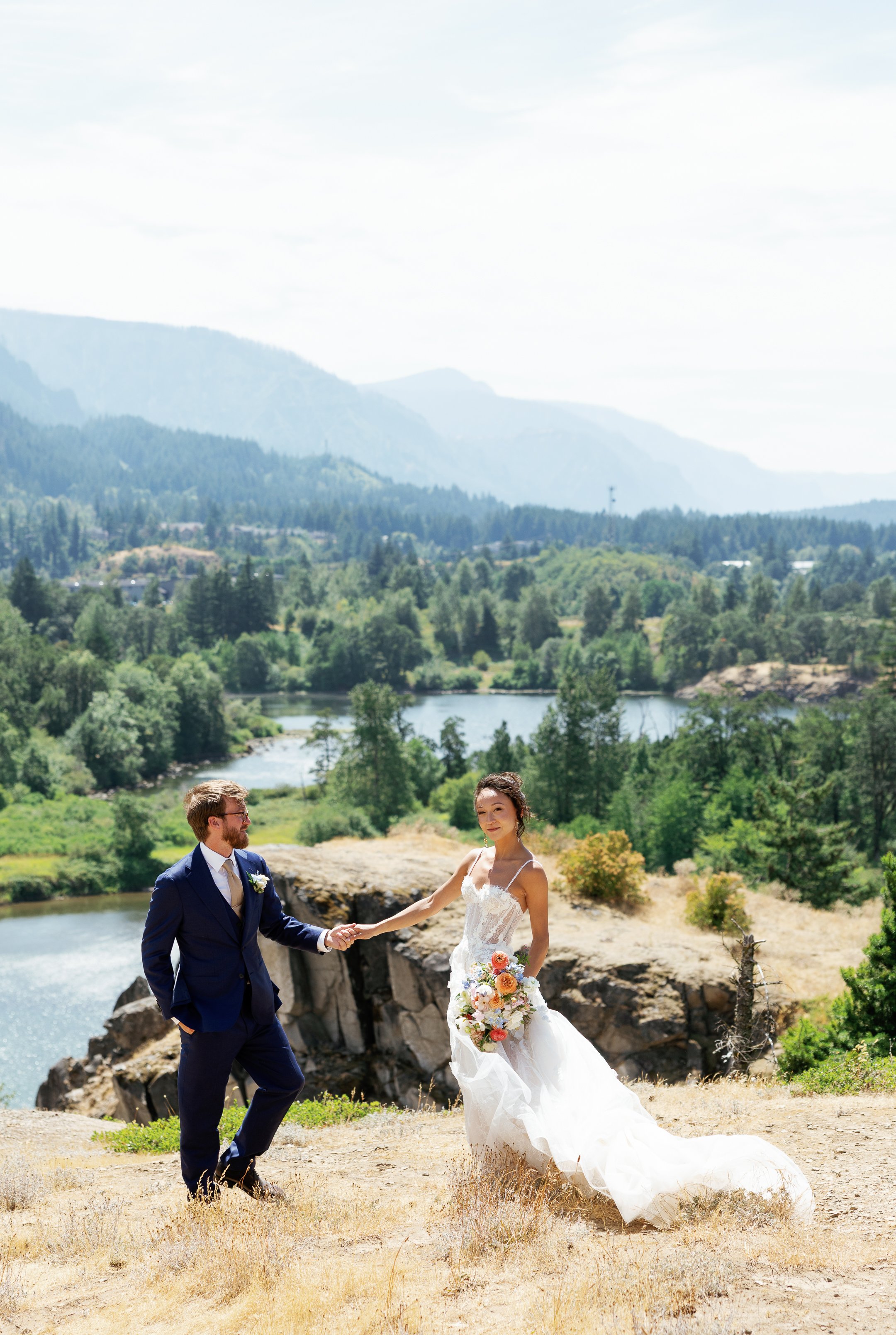 The_Ruins_Hood_River_Oregon_Wedding_Megan_VanDoran_Photography-92.jpg
