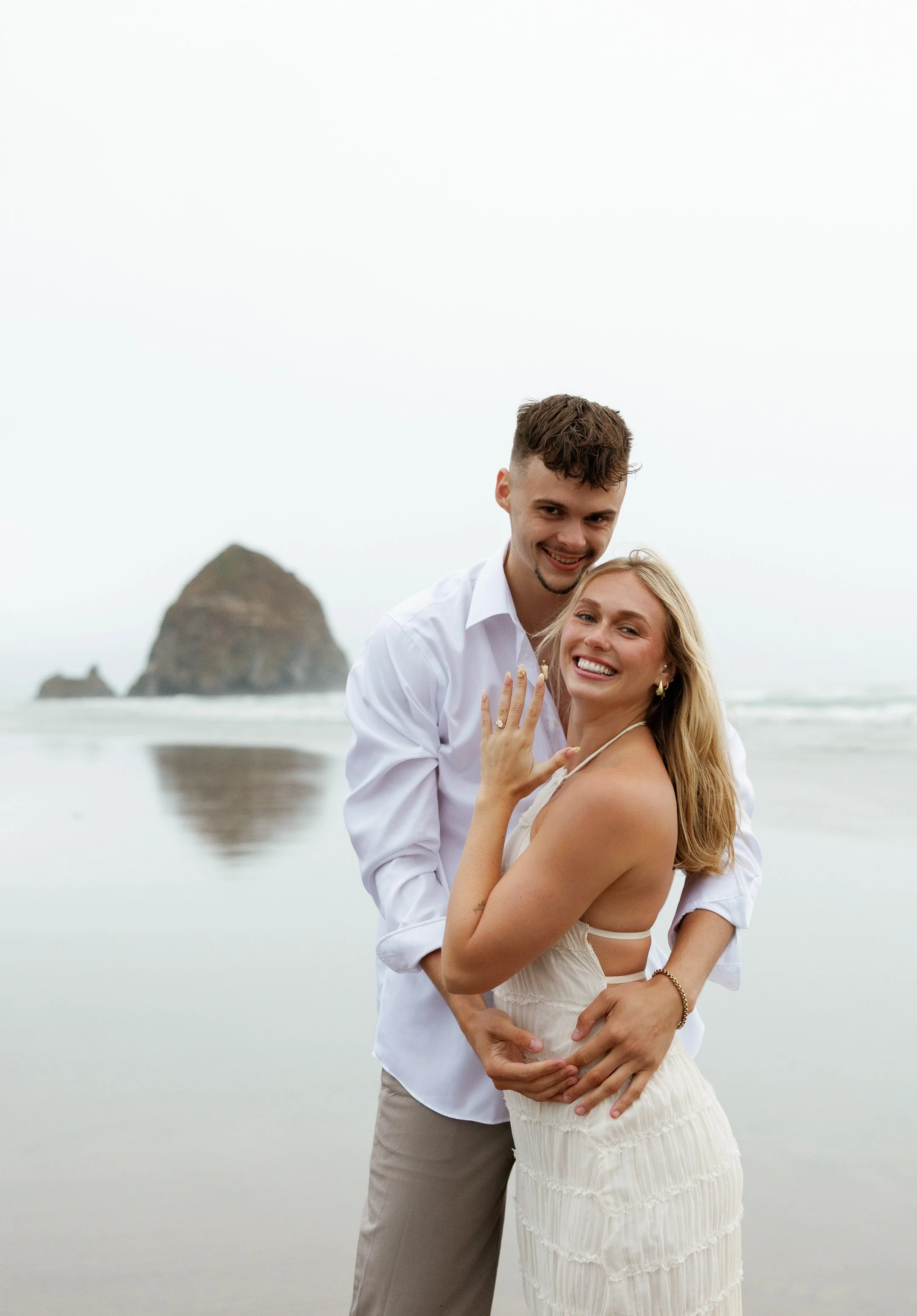 Megan_VanDoran_Photography_Cannon Beach_Oregon_Coast_Engagement-120.jpg
