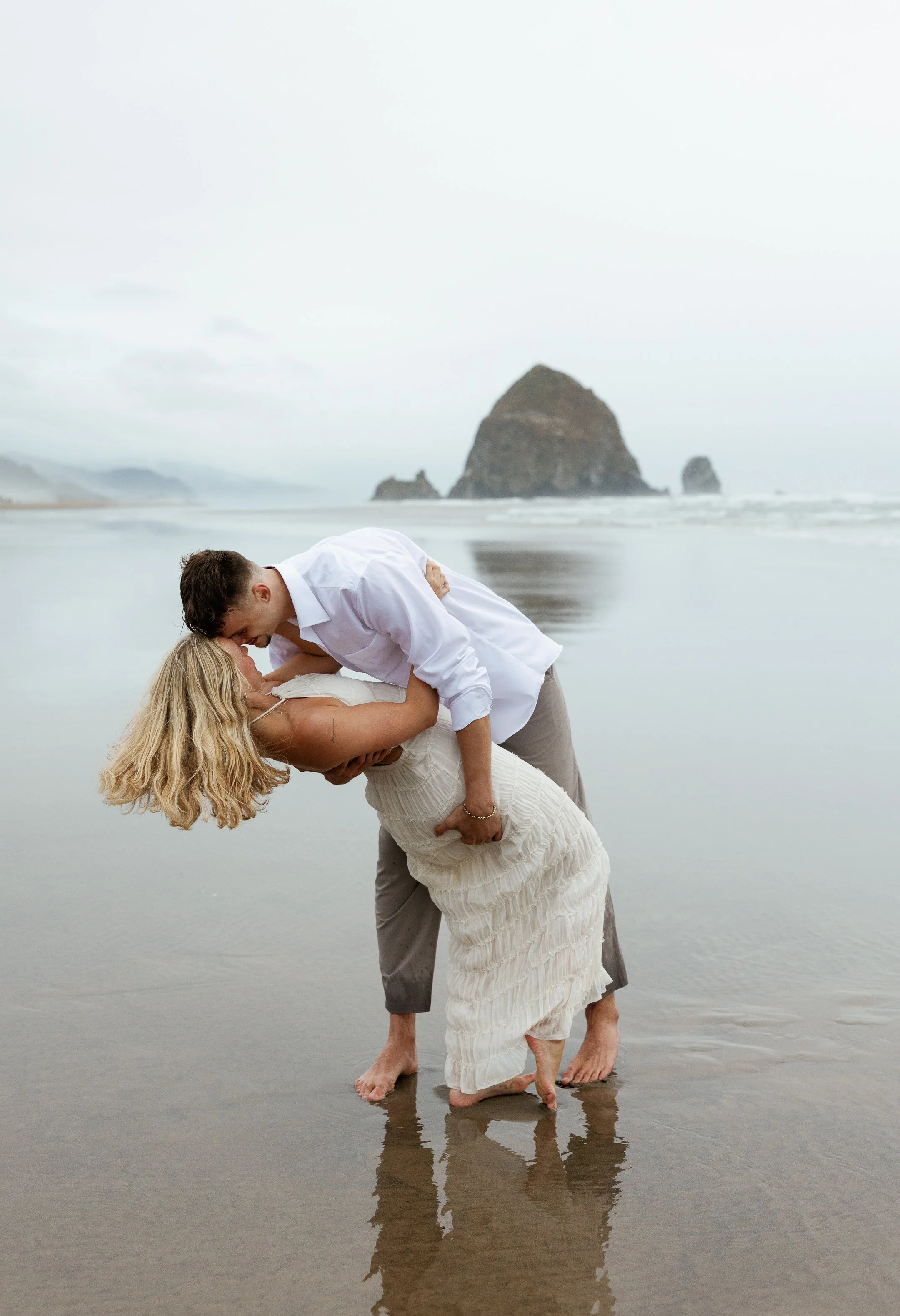 Megan_VanDoran_Photography_Cannon Beach_Oregon_Coast_Engagement-114.jpg