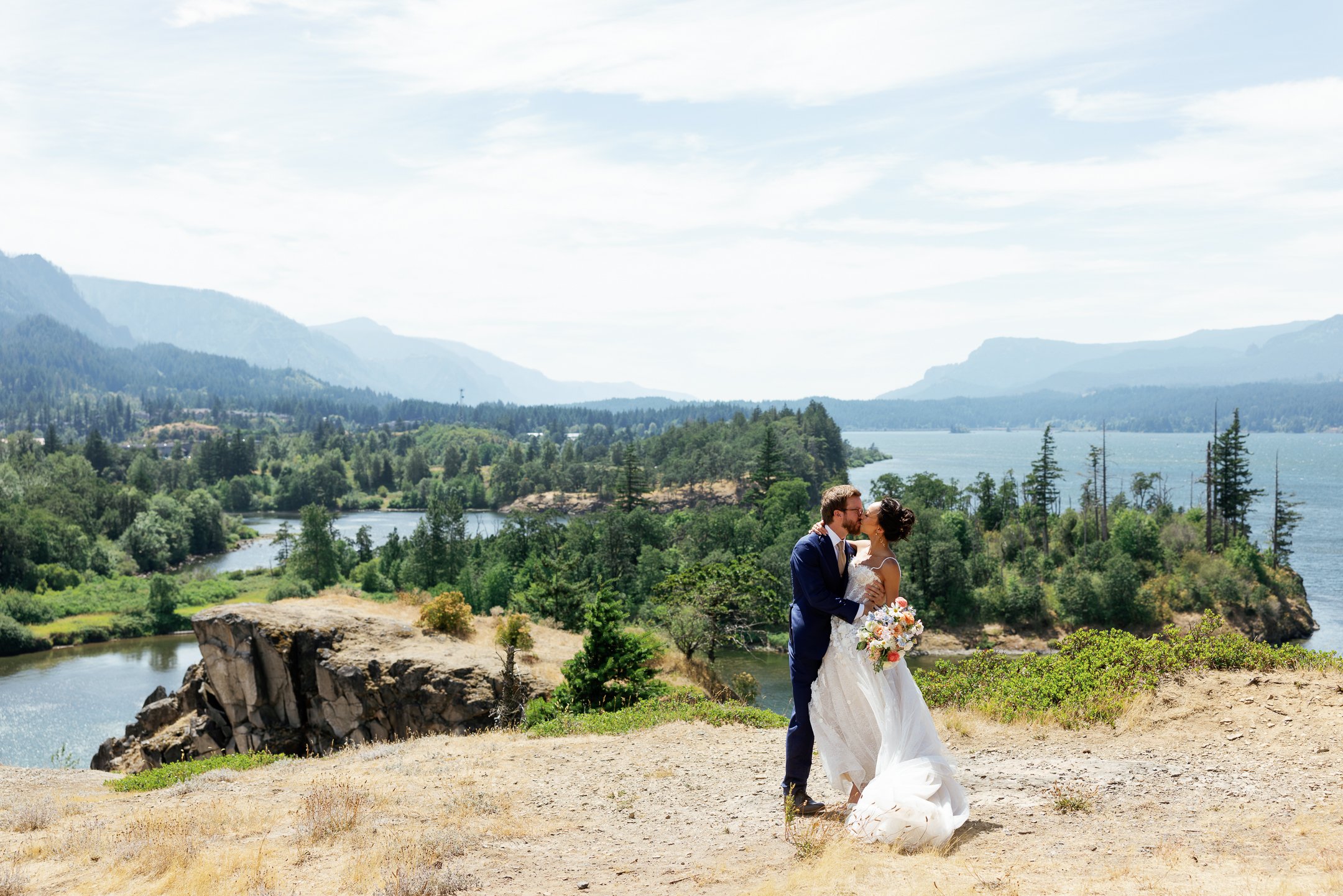 The_Ruins_Hood_River_Oregon_Wedding_Megan_VanDoran_Photography-87.jpg