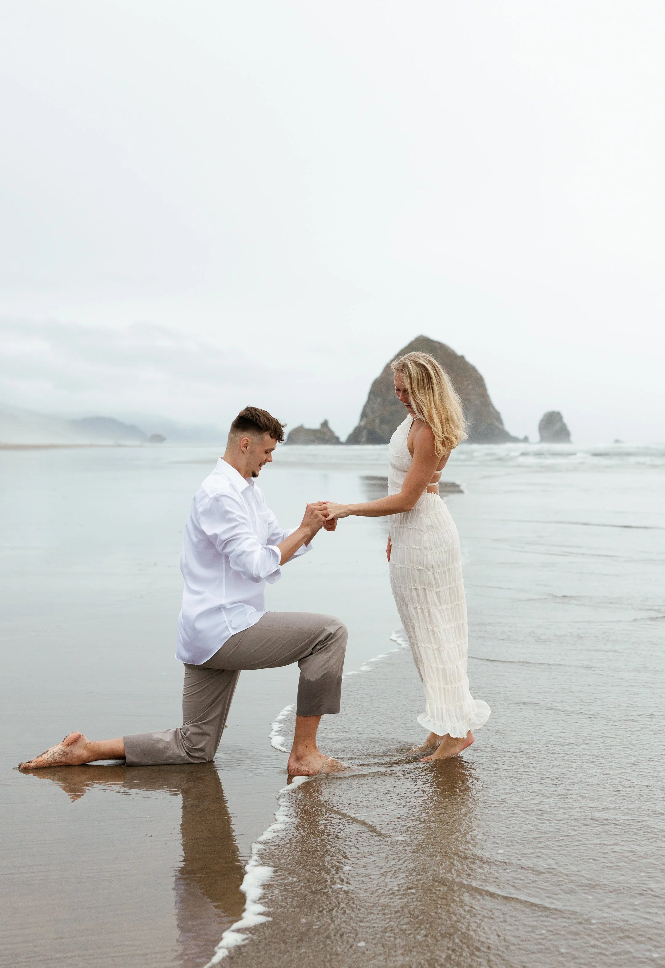 Megan_VanDoran_Photography_Cannon Beach_Oregon_Coast_Engagement-157.jpg