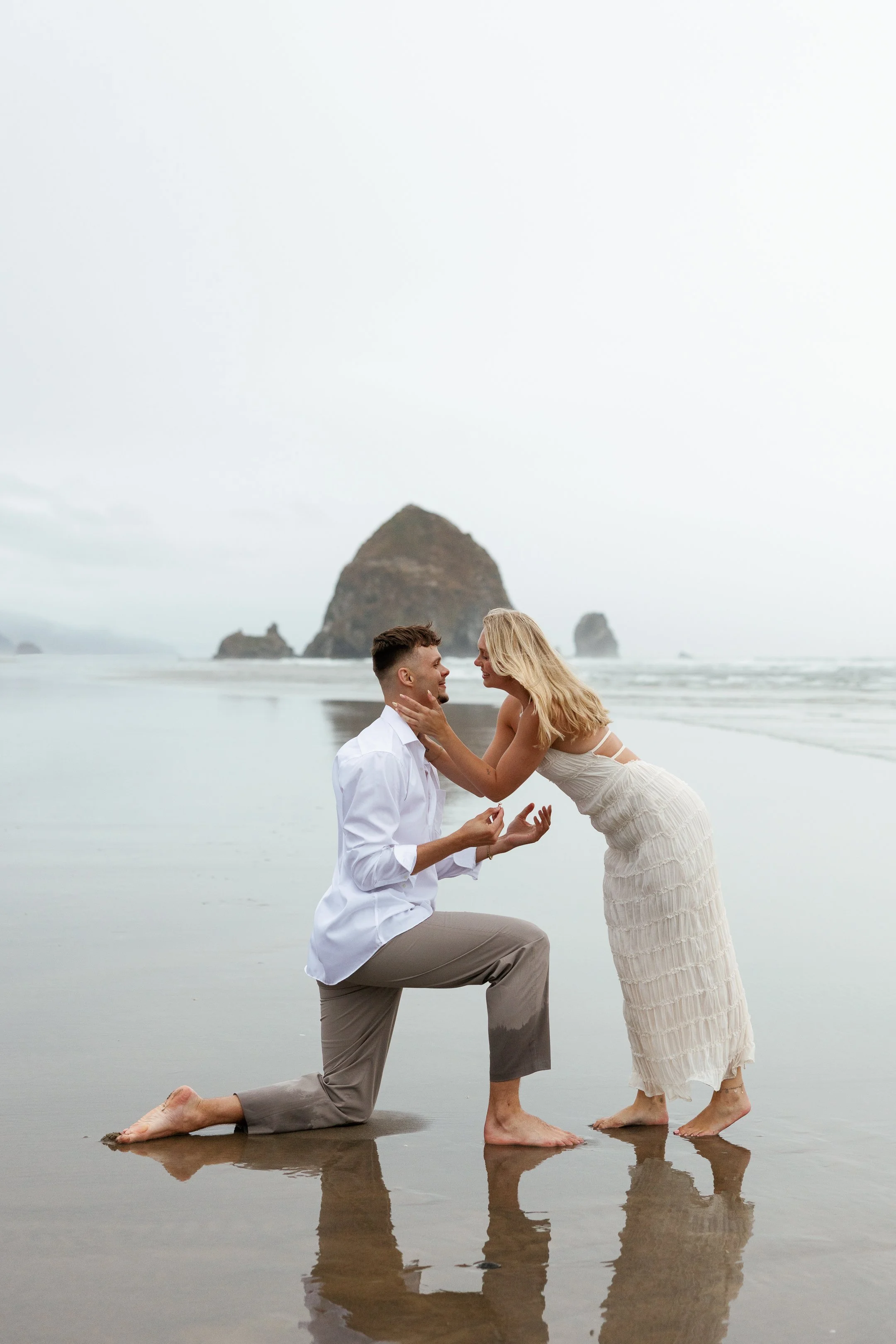 Megan_VanDoran_Photography_Cannon Beach_Oregon_Coast_Engagement-159.jpg