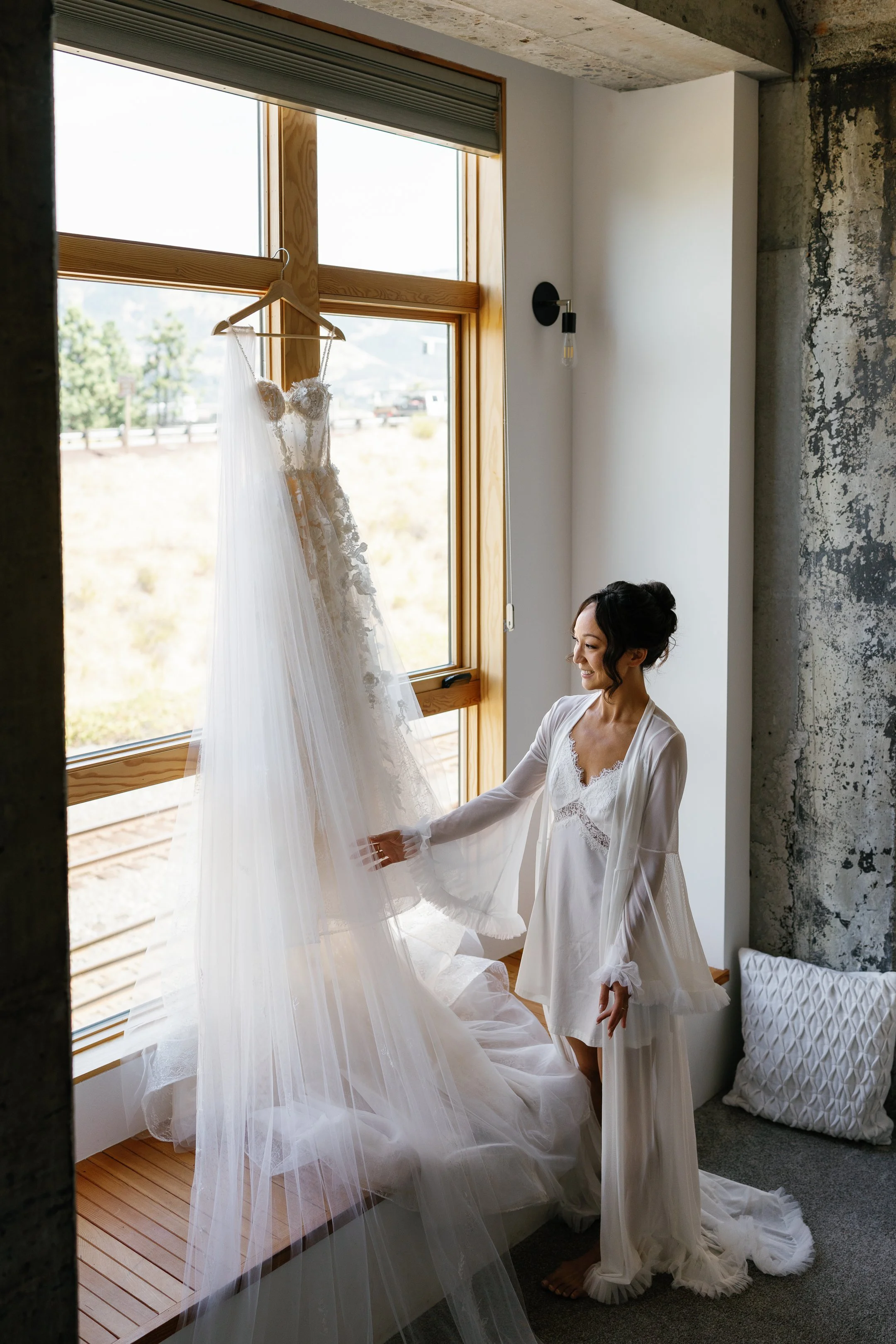 The_Ruins_Hood_River_Oregon_Wedding_Megan_VanDoran_Photography-10.jpg