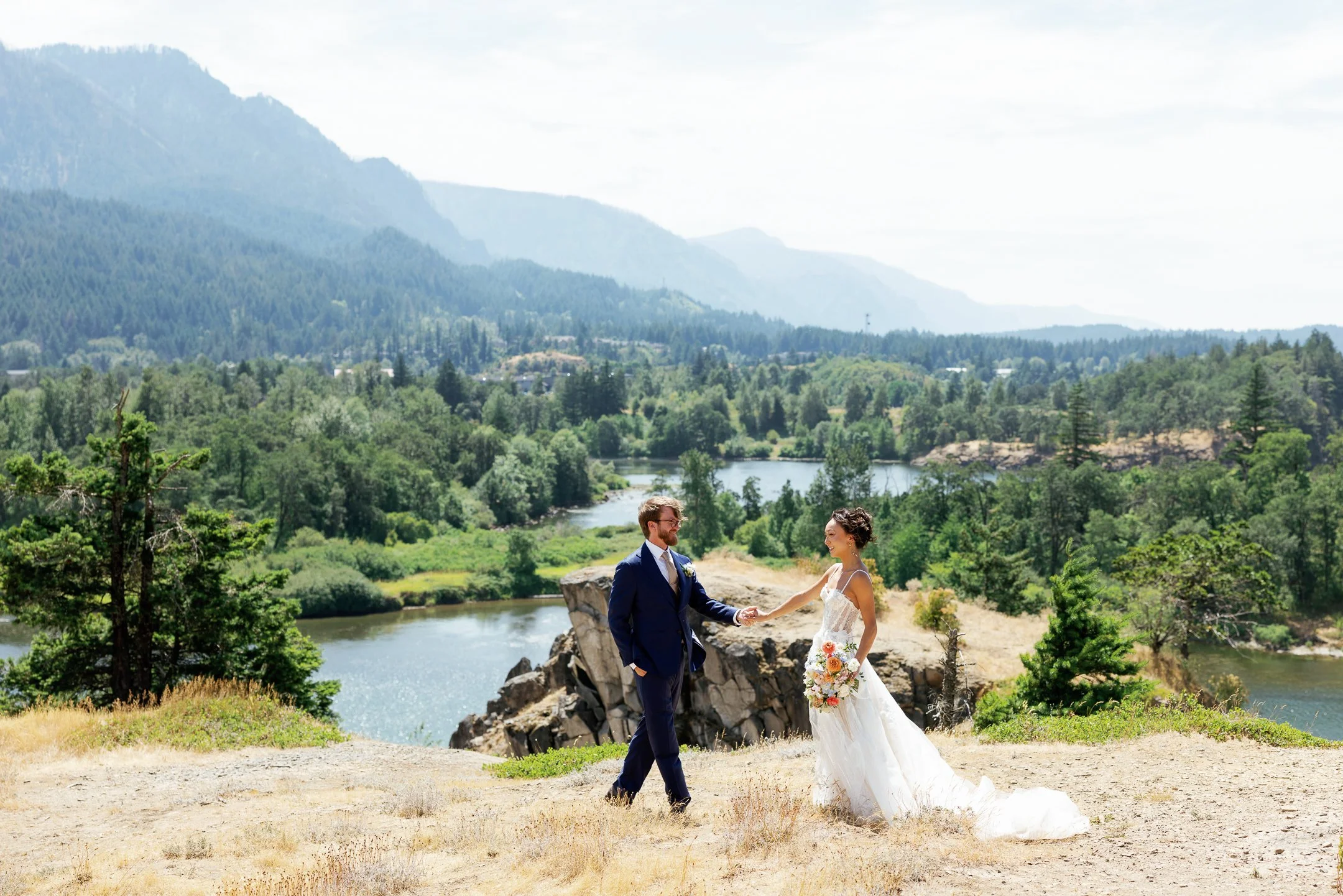 The_Ruins_Hood_River_Oregon_Wedding_Megan_VanDoran_Photography-96.jpg