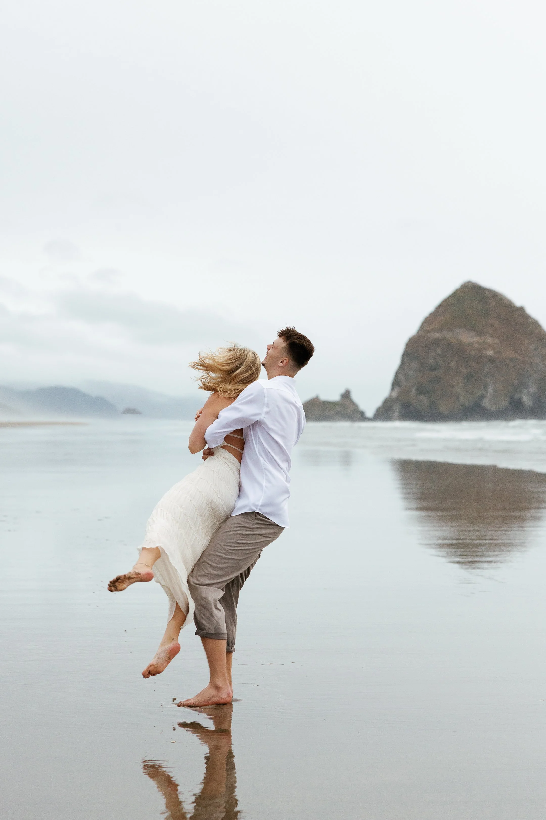 Megan_VanDoran_Photography_Cannon Beach_Oregon_Coast_Engagement-139.jpg