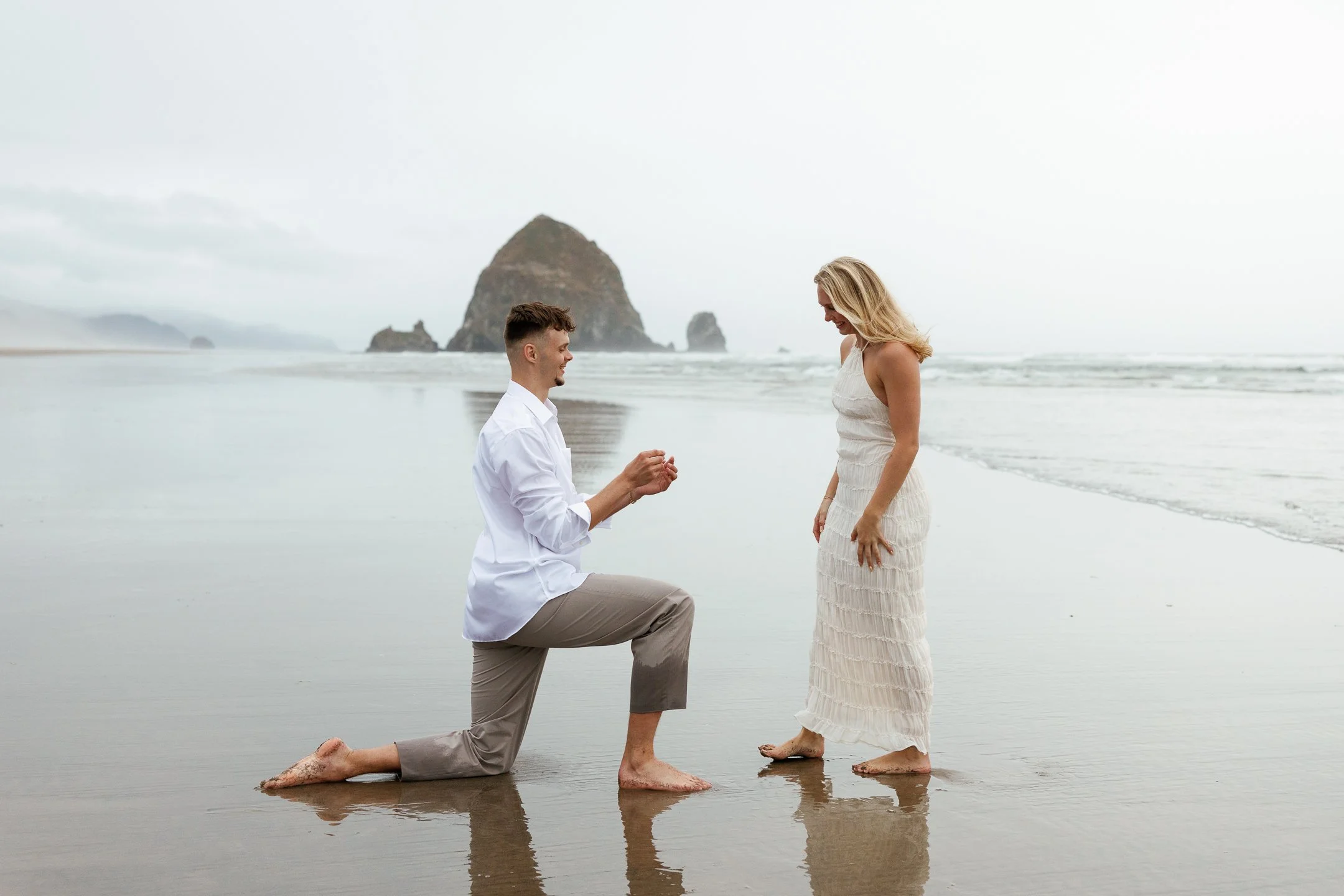 Megan_VanDoran_Photography_Cannon Beach_Oregon_Coast_Engagement-155.jpg