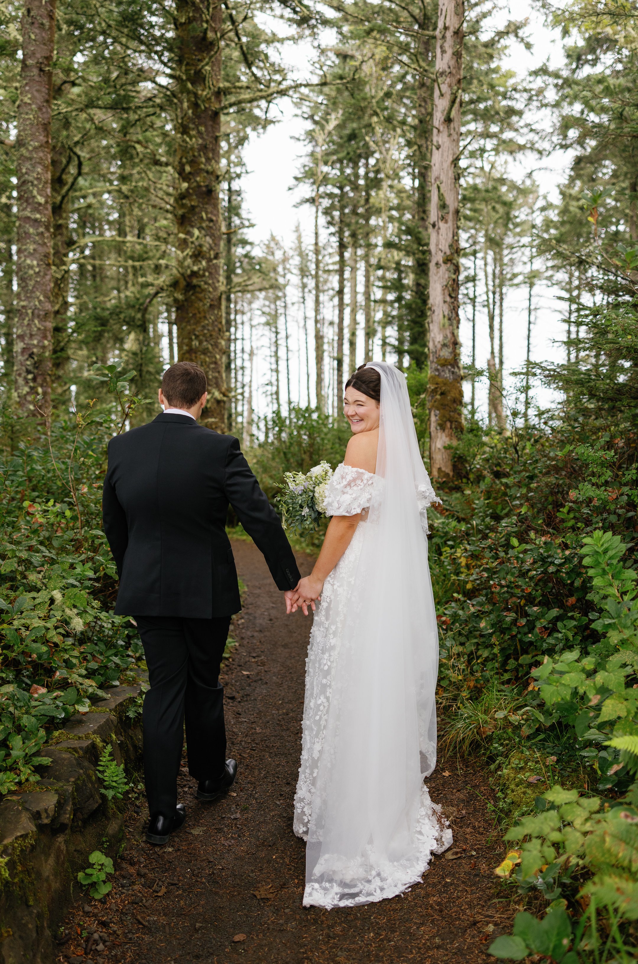 Oregon_Coast_Wedding_Megan_VanDoran_Photography-63.jpg
