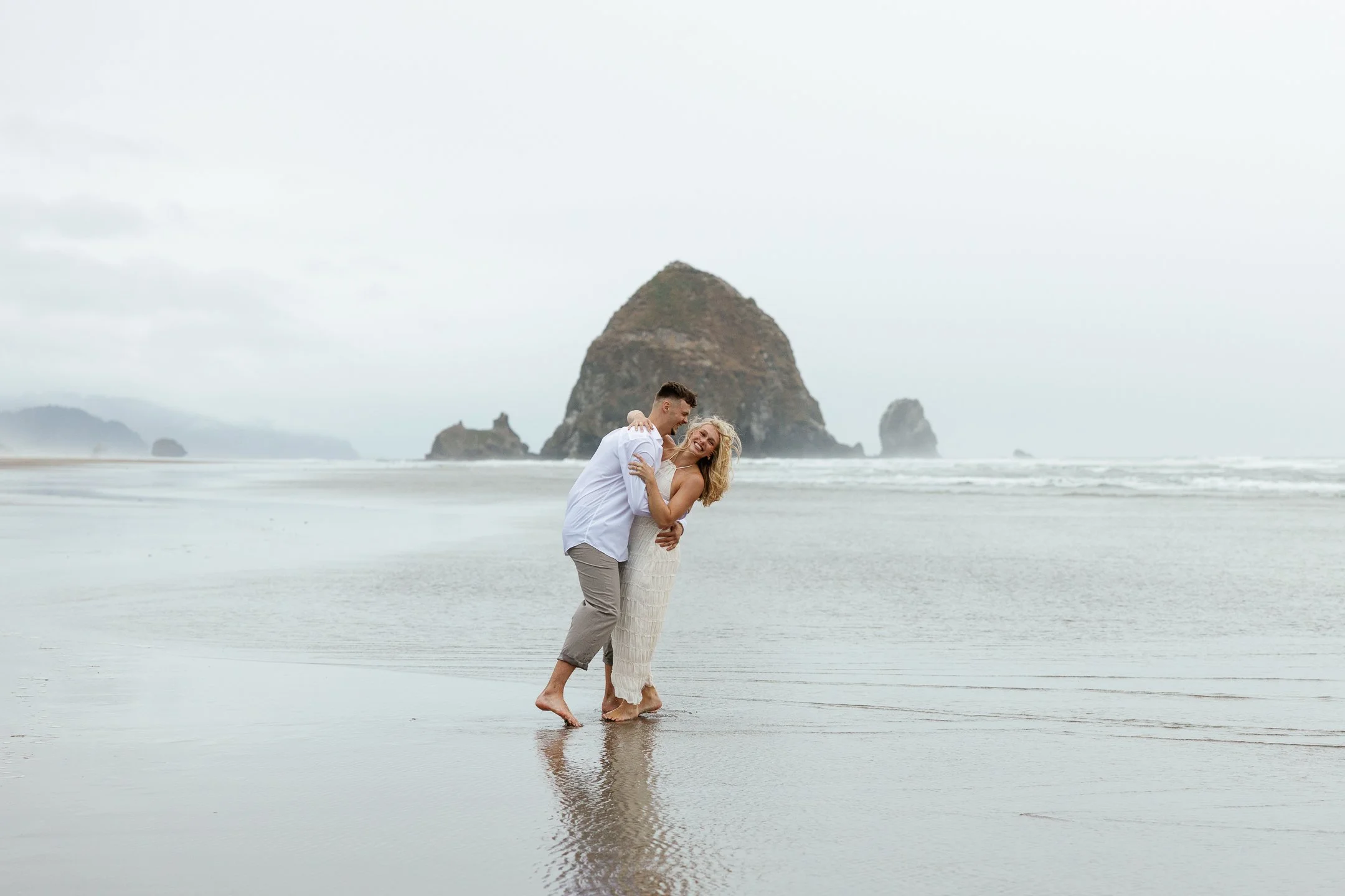 Megan_VanDoran_Photography_Cannon Beach_Oregon_Coast_Engagement-115.jpg