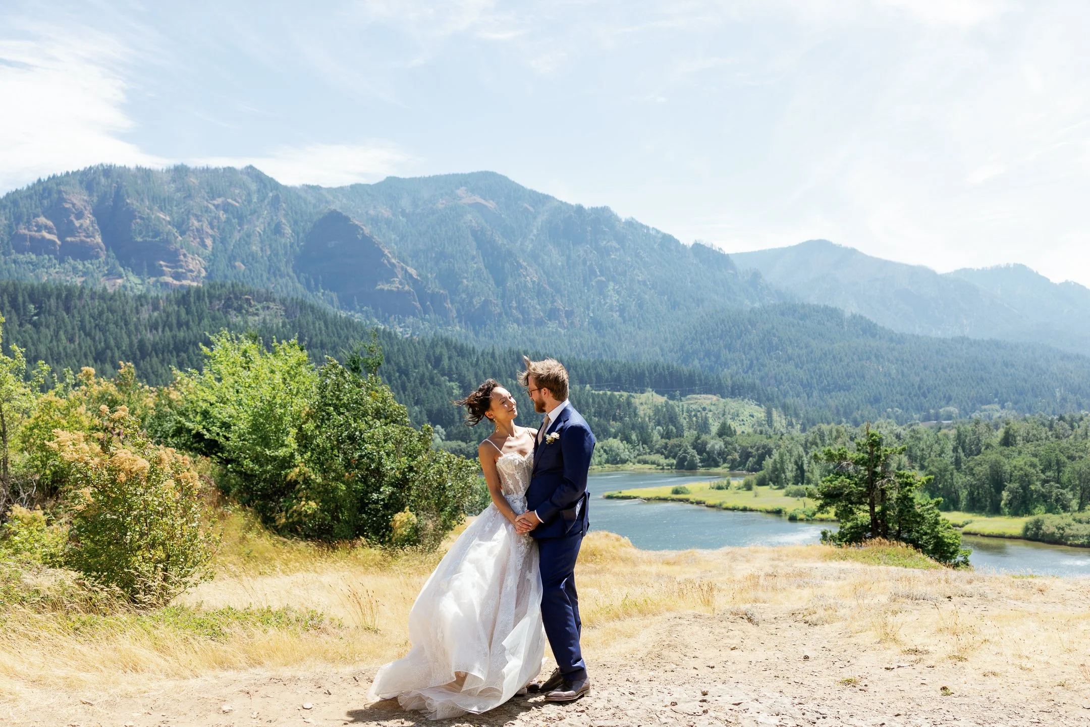 The_Ruins_Hood_River_Oregon_Wedding_Megan_VanDoran_Photography-103.jpg