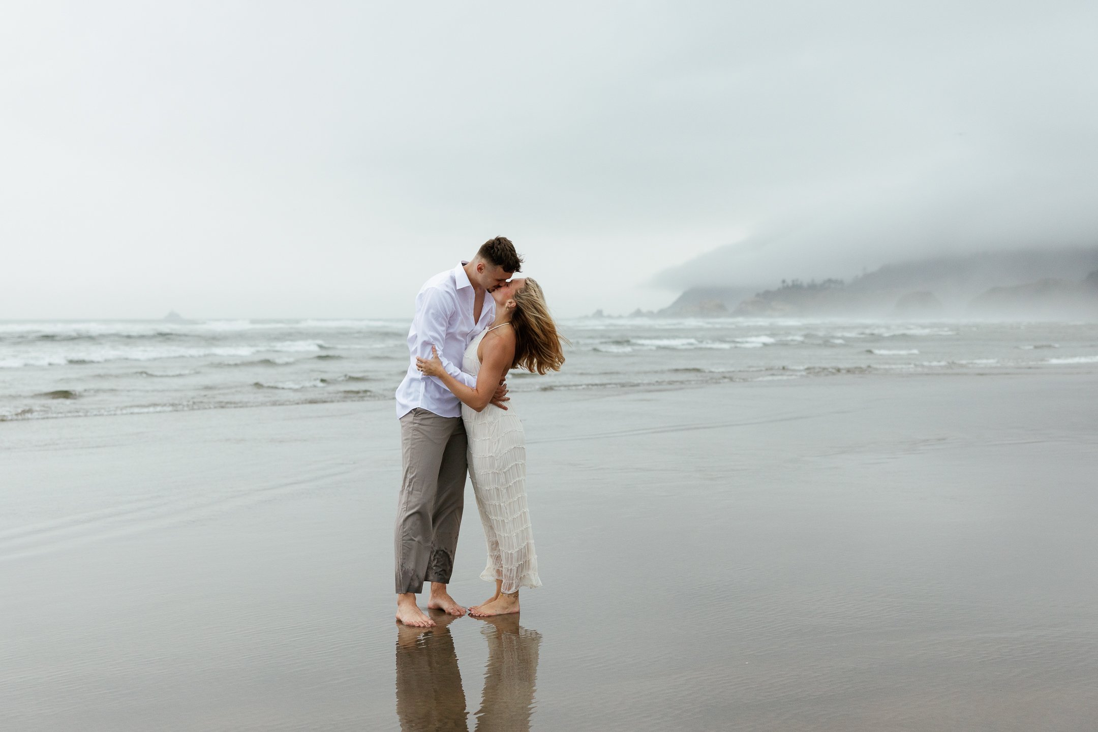 Megan_VanDoran_Photography_Cannon Beach_Oregon_Coast_Engagement-104.jpg