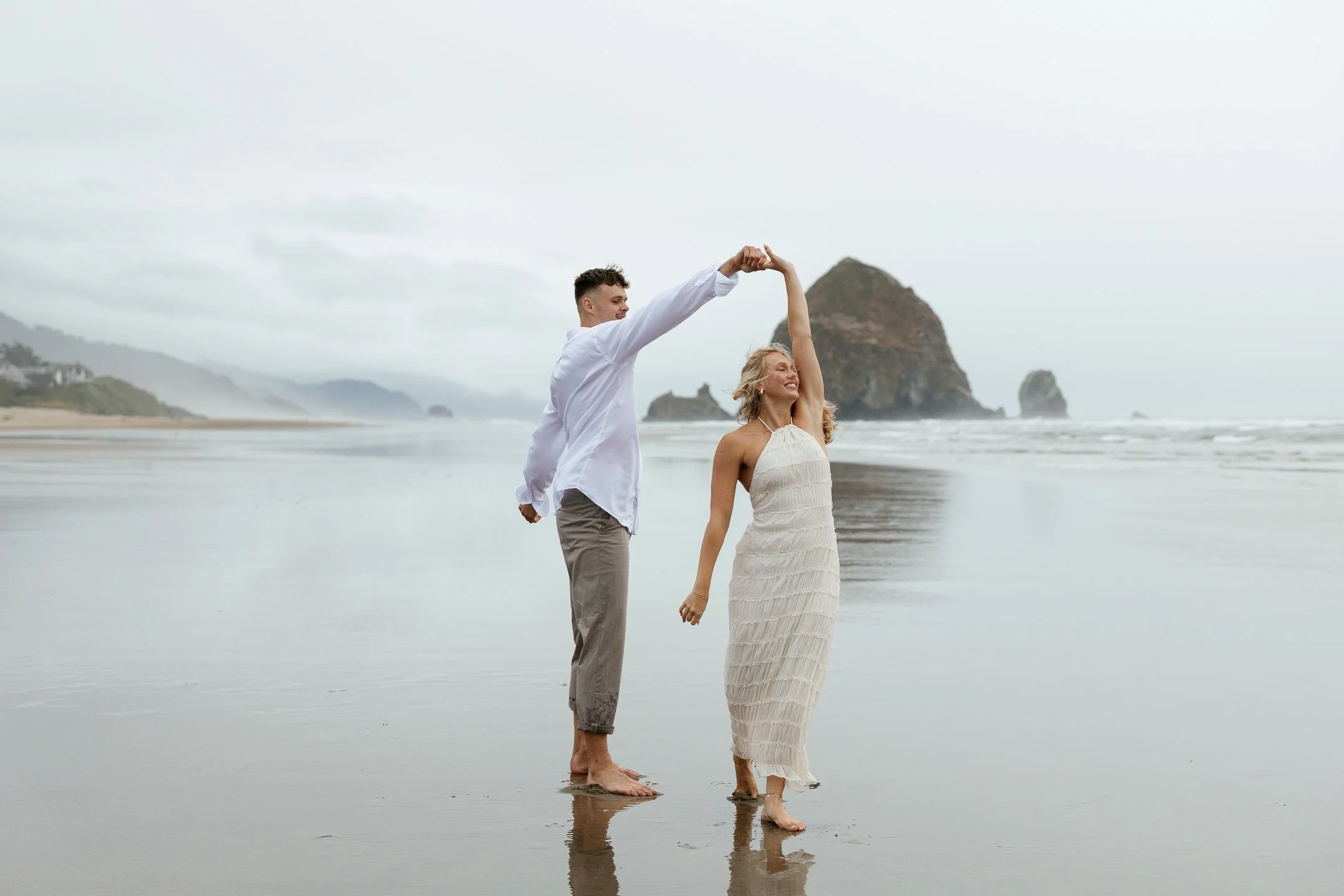 Megan_VanDoran_Photography_Cannon Beach_Oregon_Coast_Engagement-117.jpg
