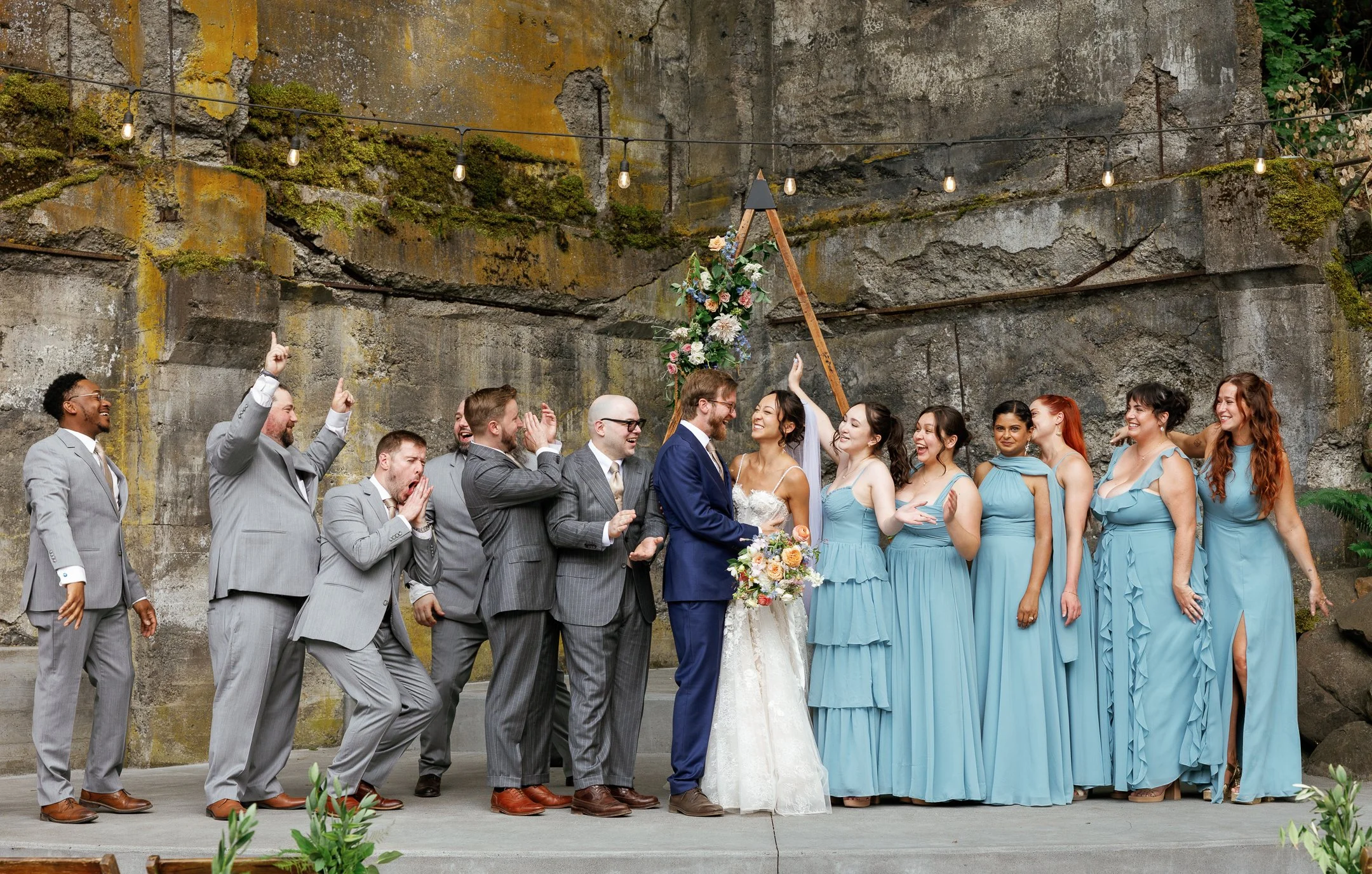 The_Ruins_Hood_River_Oregon_Wedding_Megan_VanDoran_Photography-125.jpg