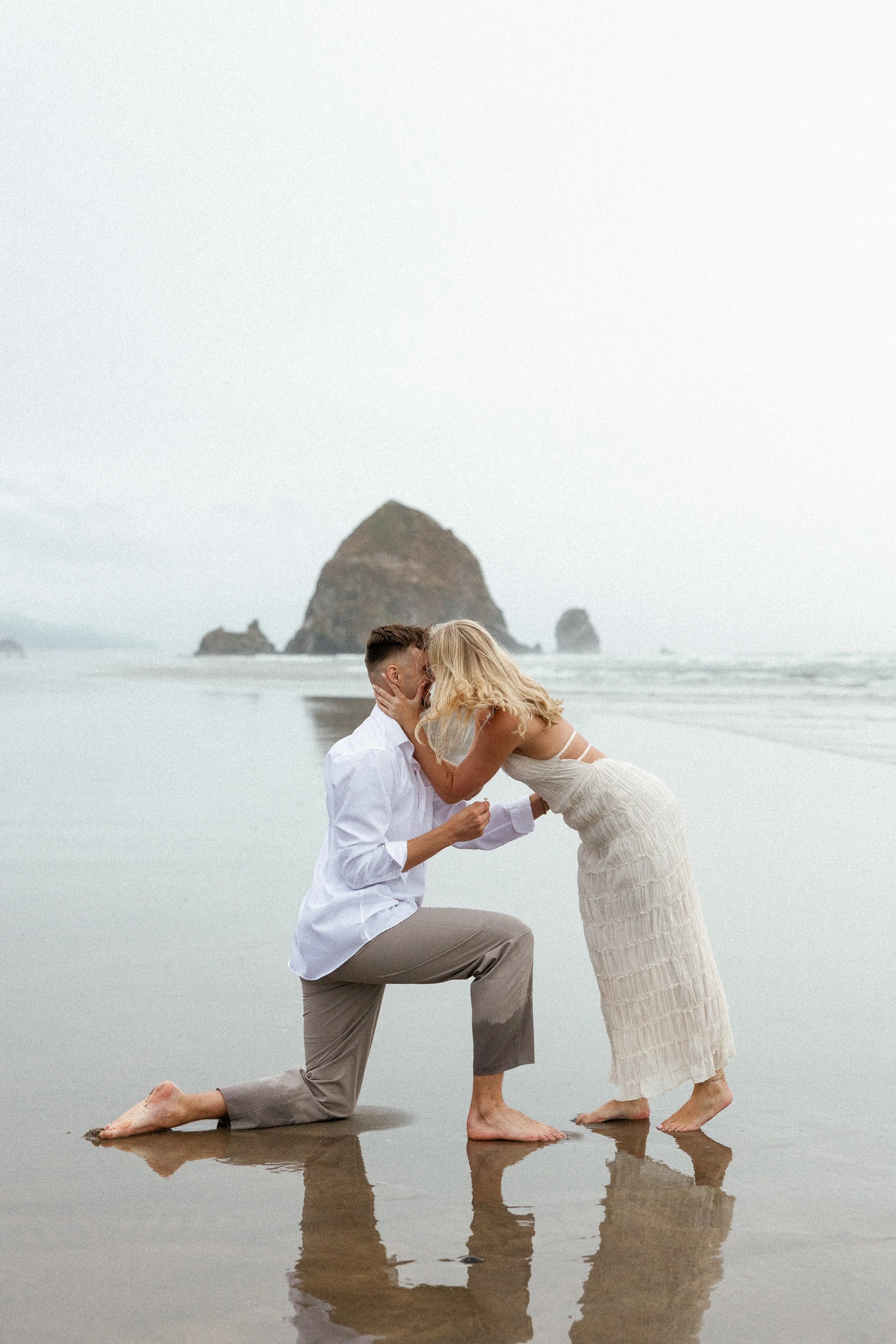 Megan_VanDoran_Photography_Cannon Beach_Oregon_Coast_Engagement-160.jpg