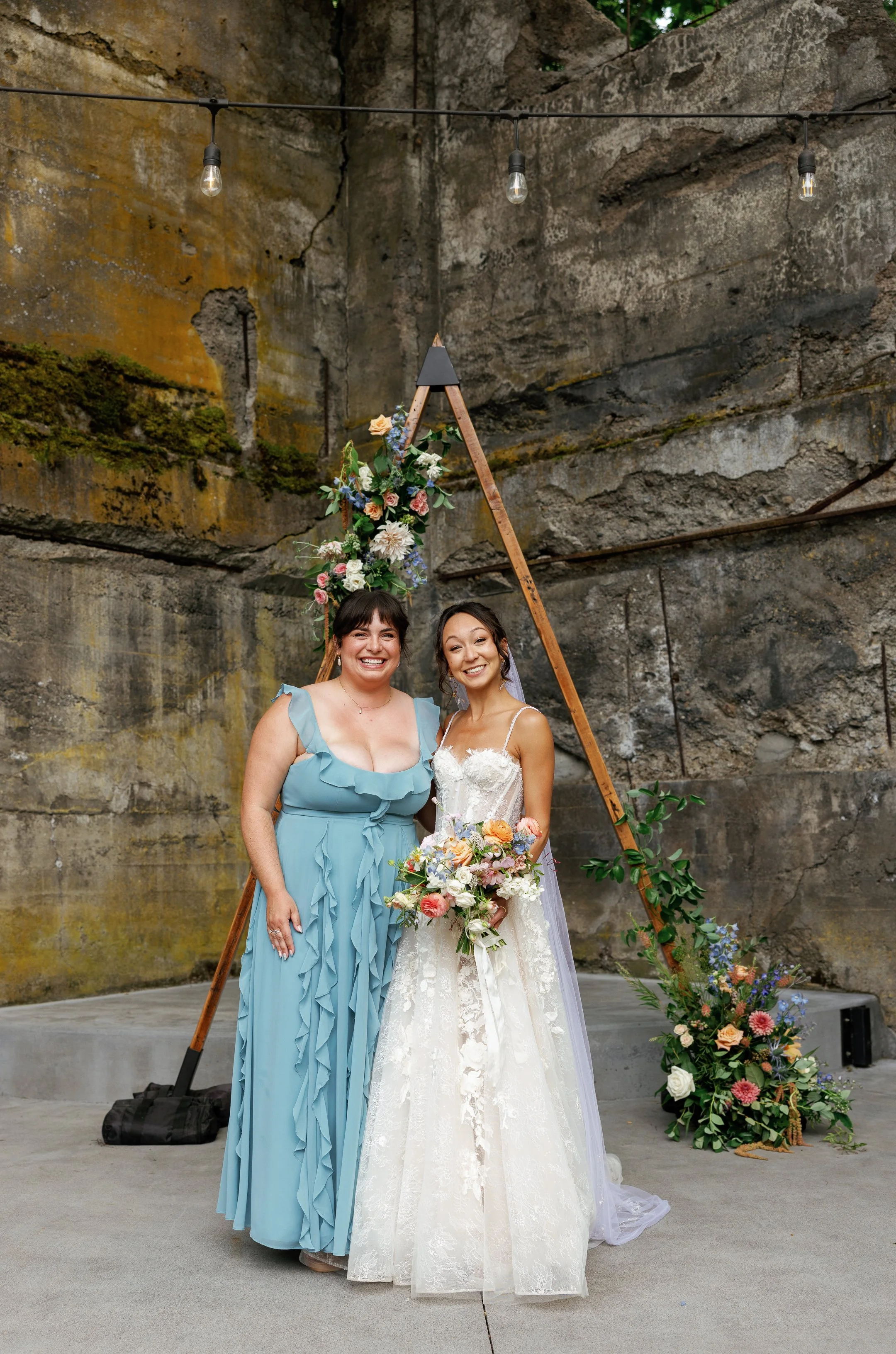 The_Ruins_Hood_River_Oregon_Wedding_Megan_VanDoran_Photography-132.jpg