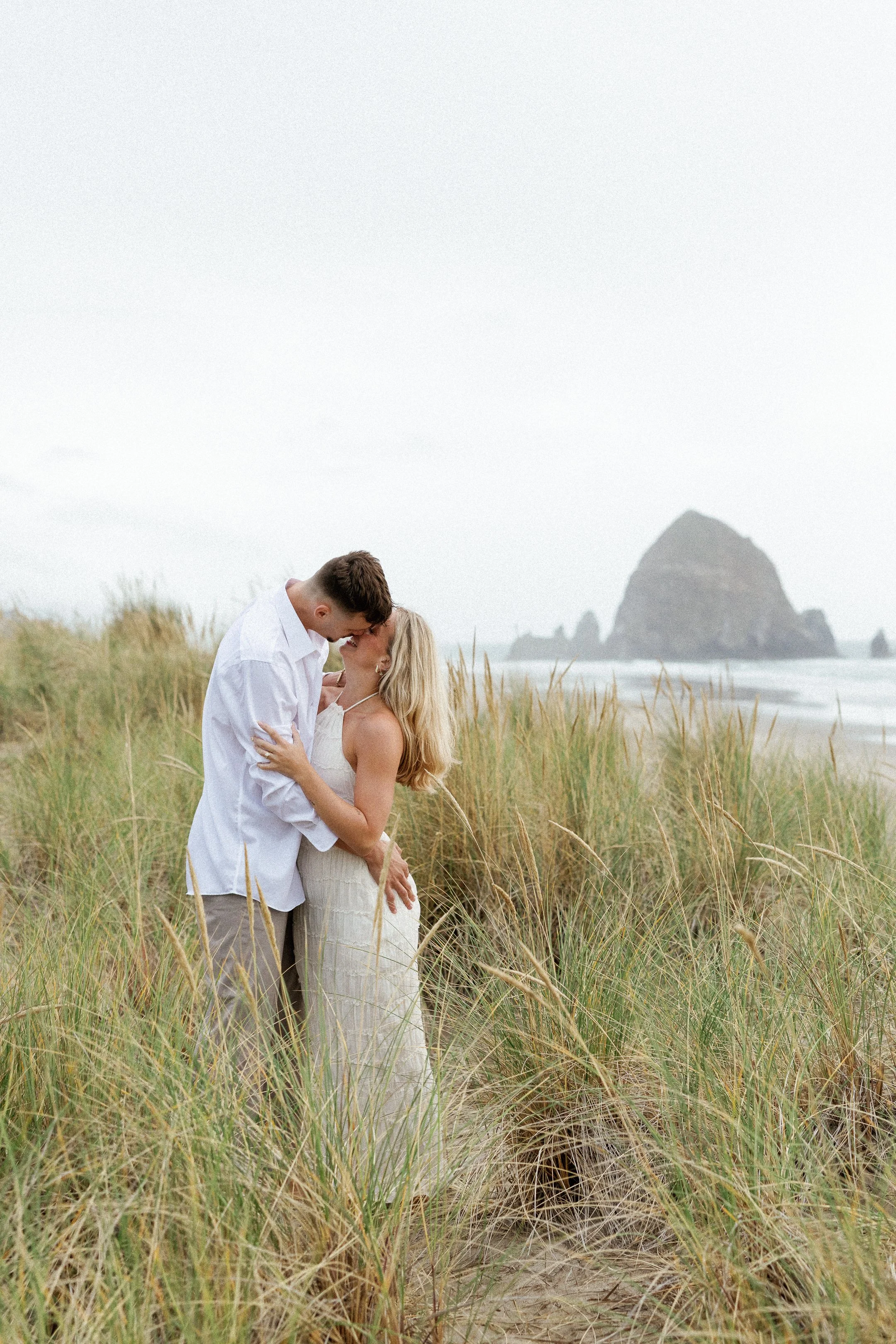 Megan_VanDoran_Photography_Cannon Beach_Oregon_Coast_Engagement-56.jpg