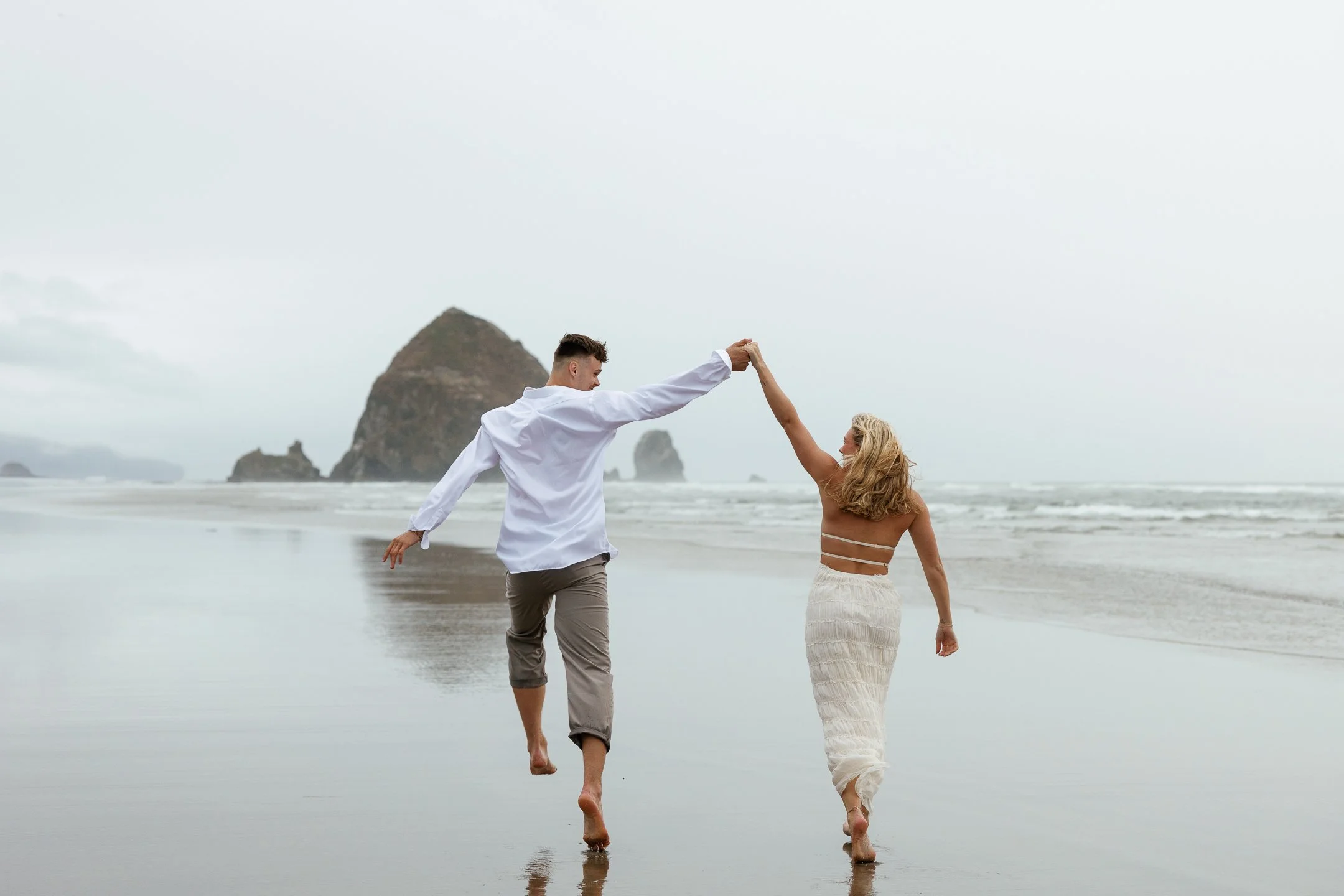 Megan_VanDoran_Photography_Cannon Beach_Oregon_Coast_Engagement-125.jpg