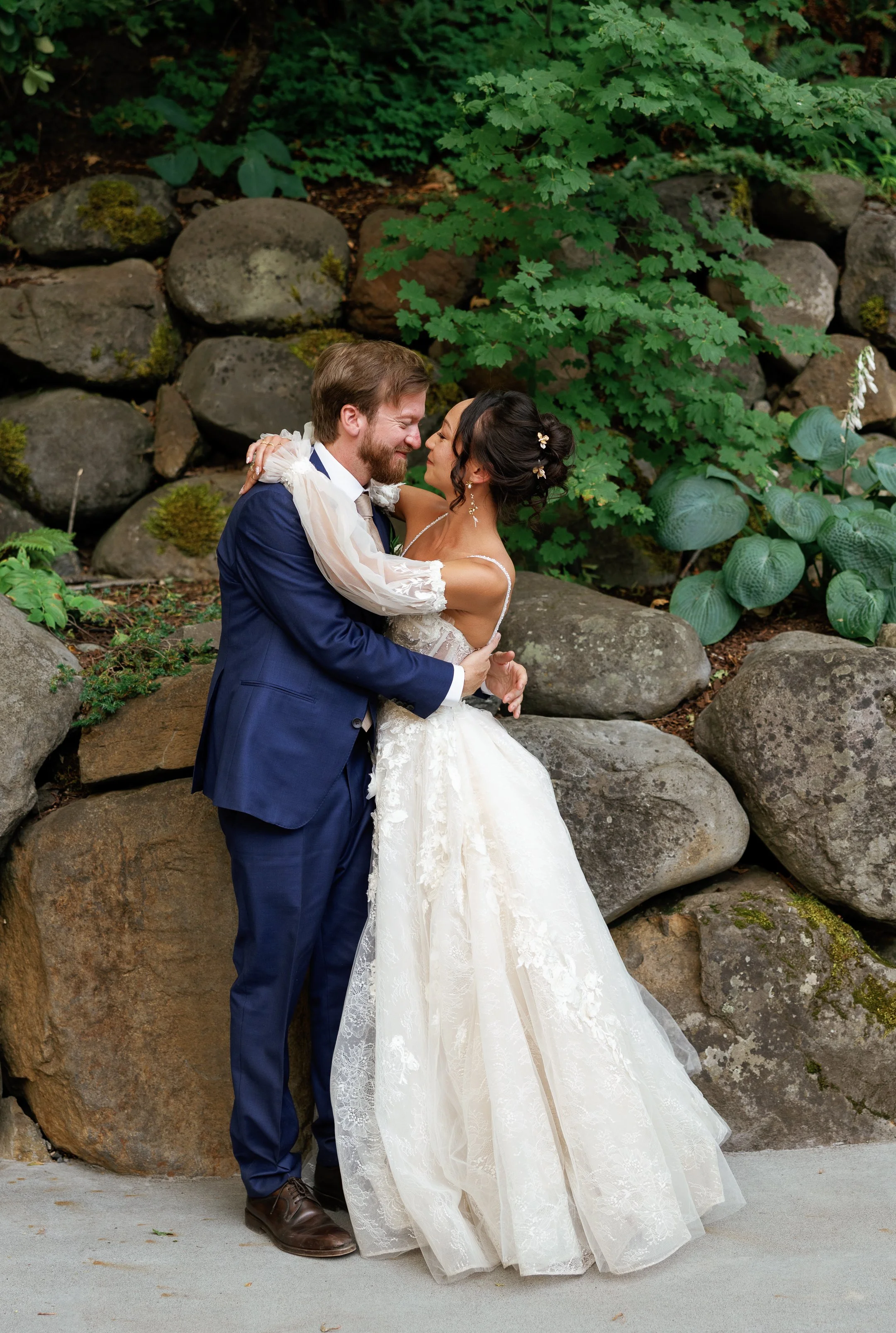 The_Ruins_Hood_River_Oregon_Wedding_Megan_VanDoran_Photography-286.jpg