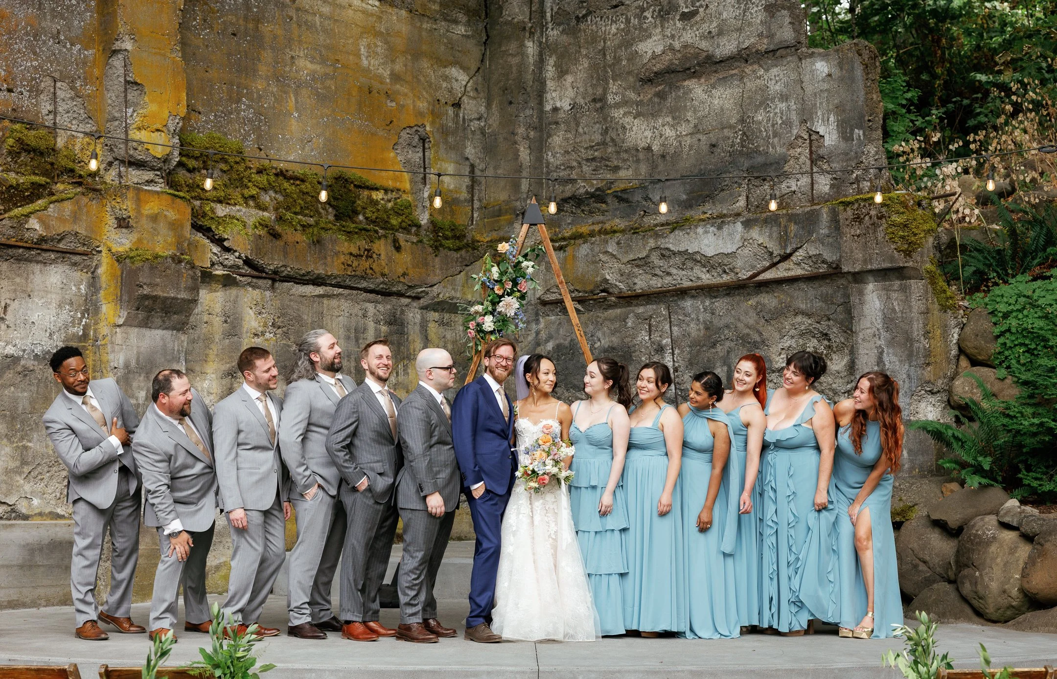 The_Ruins_Hood_River_Oregon_Wedding_Megan_VanDoran_Photography-123.jpg
