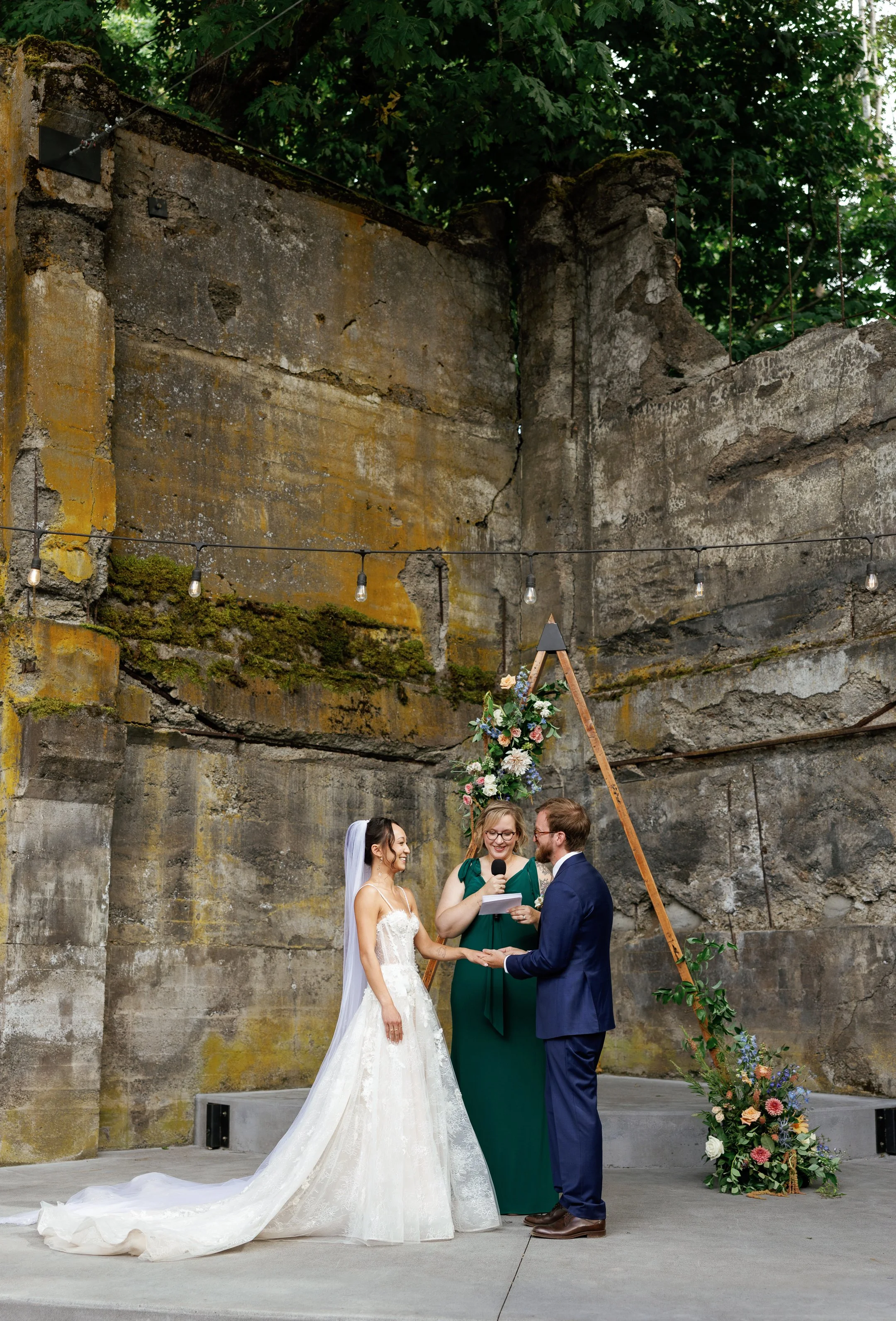 The_Ruins_Hood_River_Oregon_Wedding_Megan_VanDoran_Photography-170.jpg