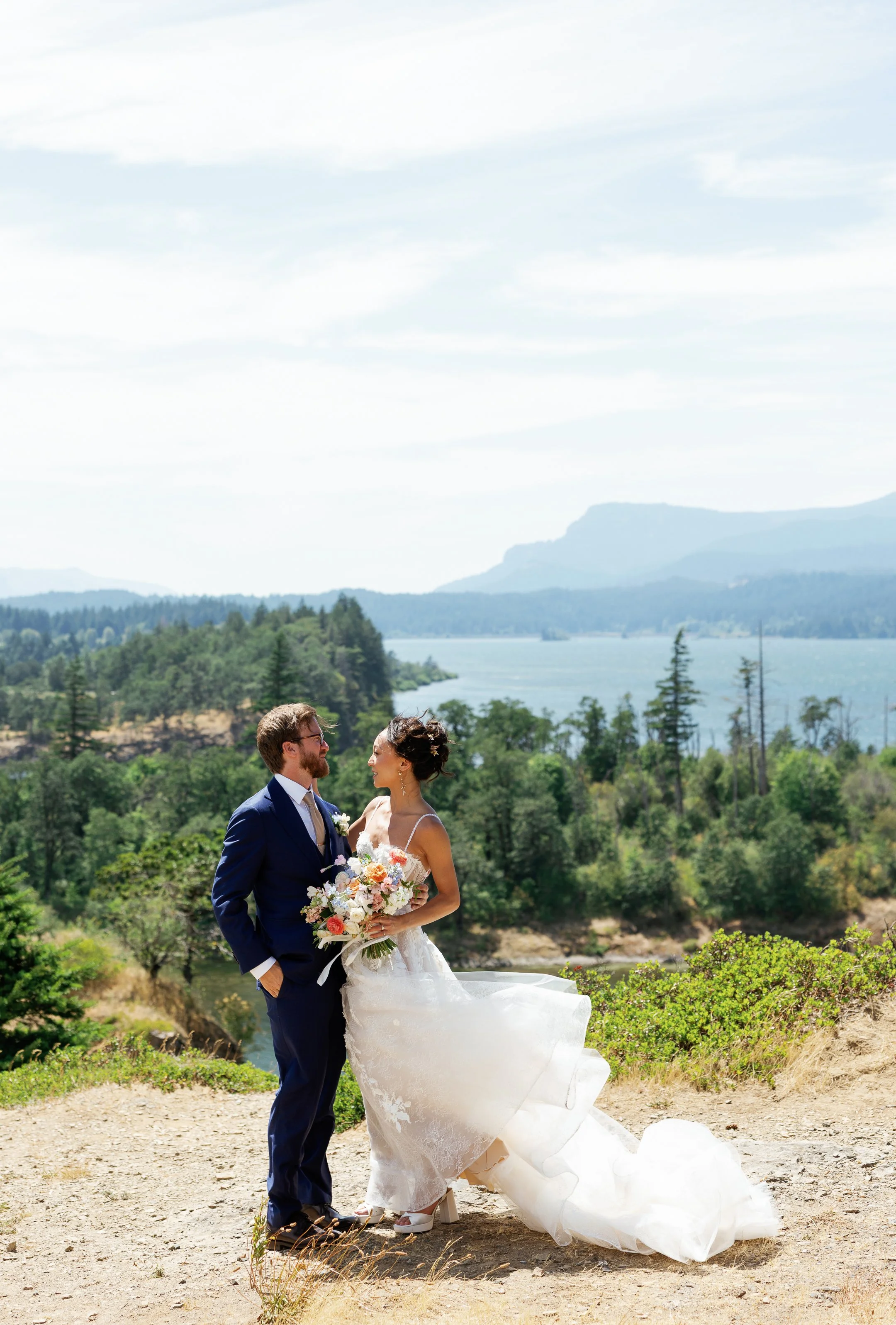 The_Ruins_Hood_River_Oregon_Wedding_Megan_VanDoran_Photography-89.jpg