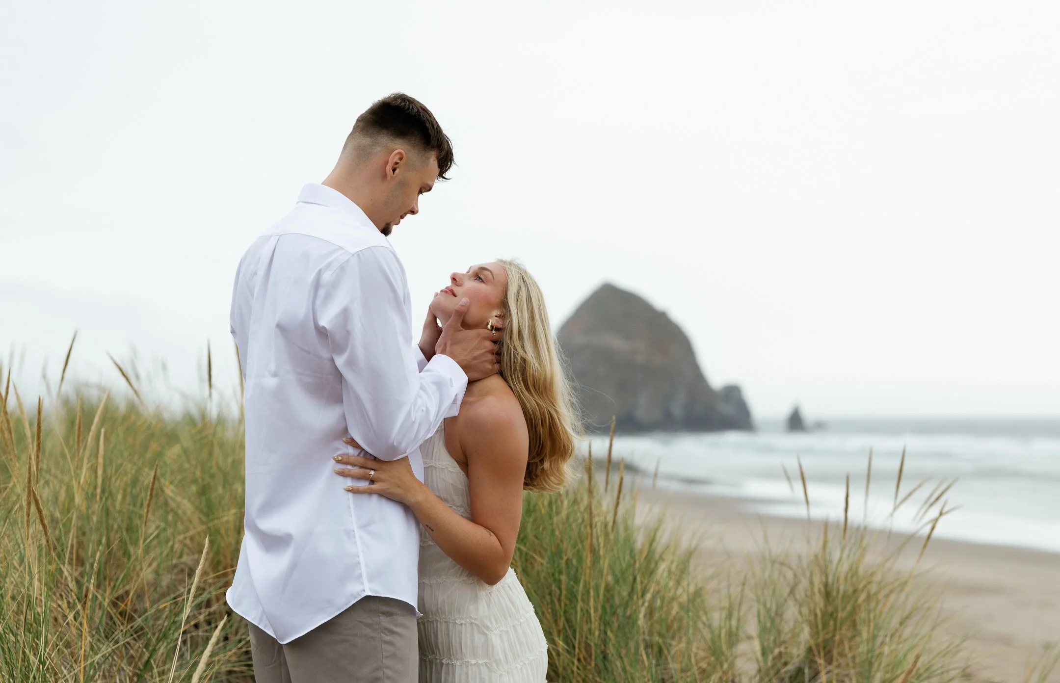 Megan_VanDoran_Photography_Cannon Beach_Oregon_Coast_Engagement-16.jpg