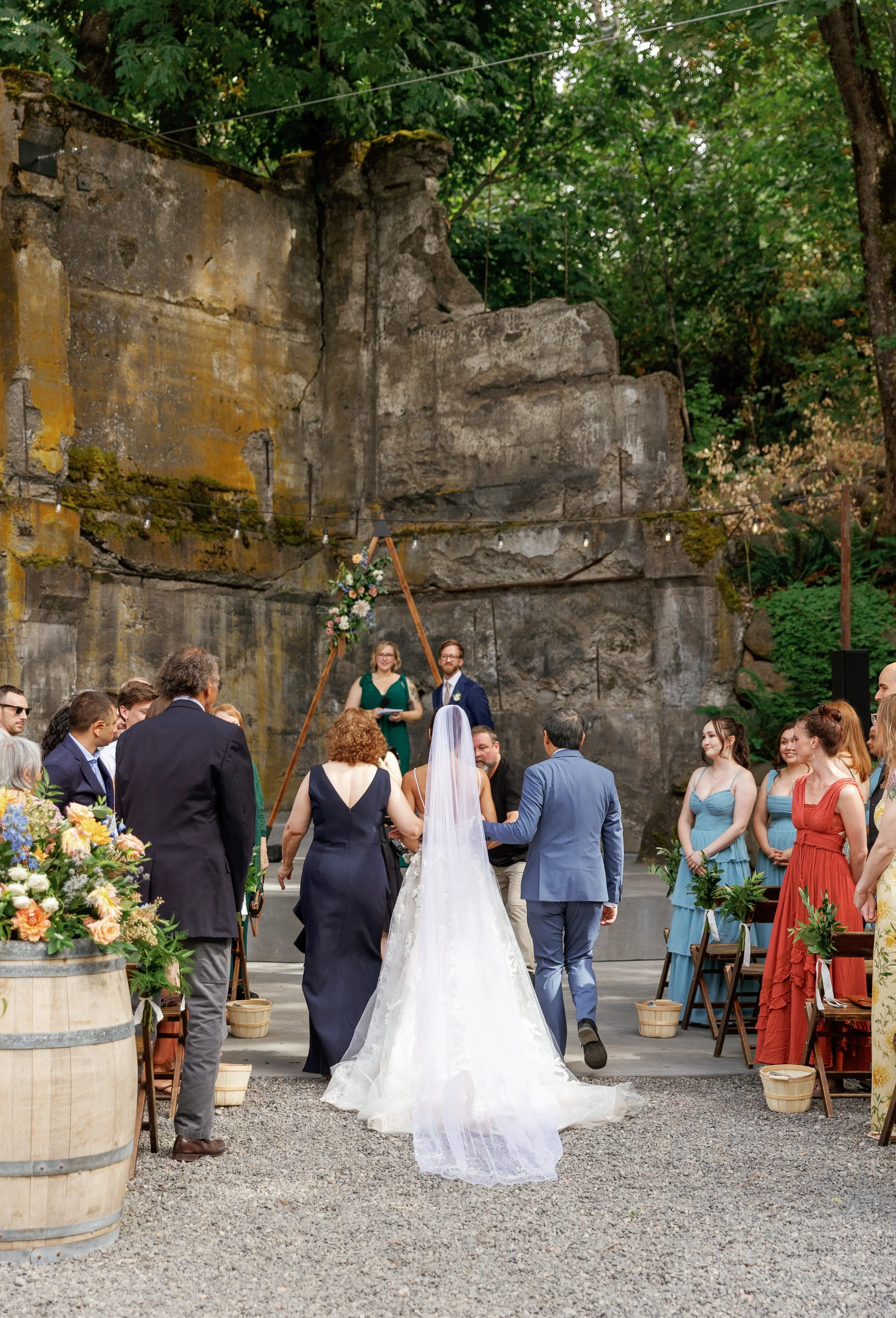 The_Ruins_Hood_River_Oregon_Wedding_Megan_VanDoran_Photography-157.jpg