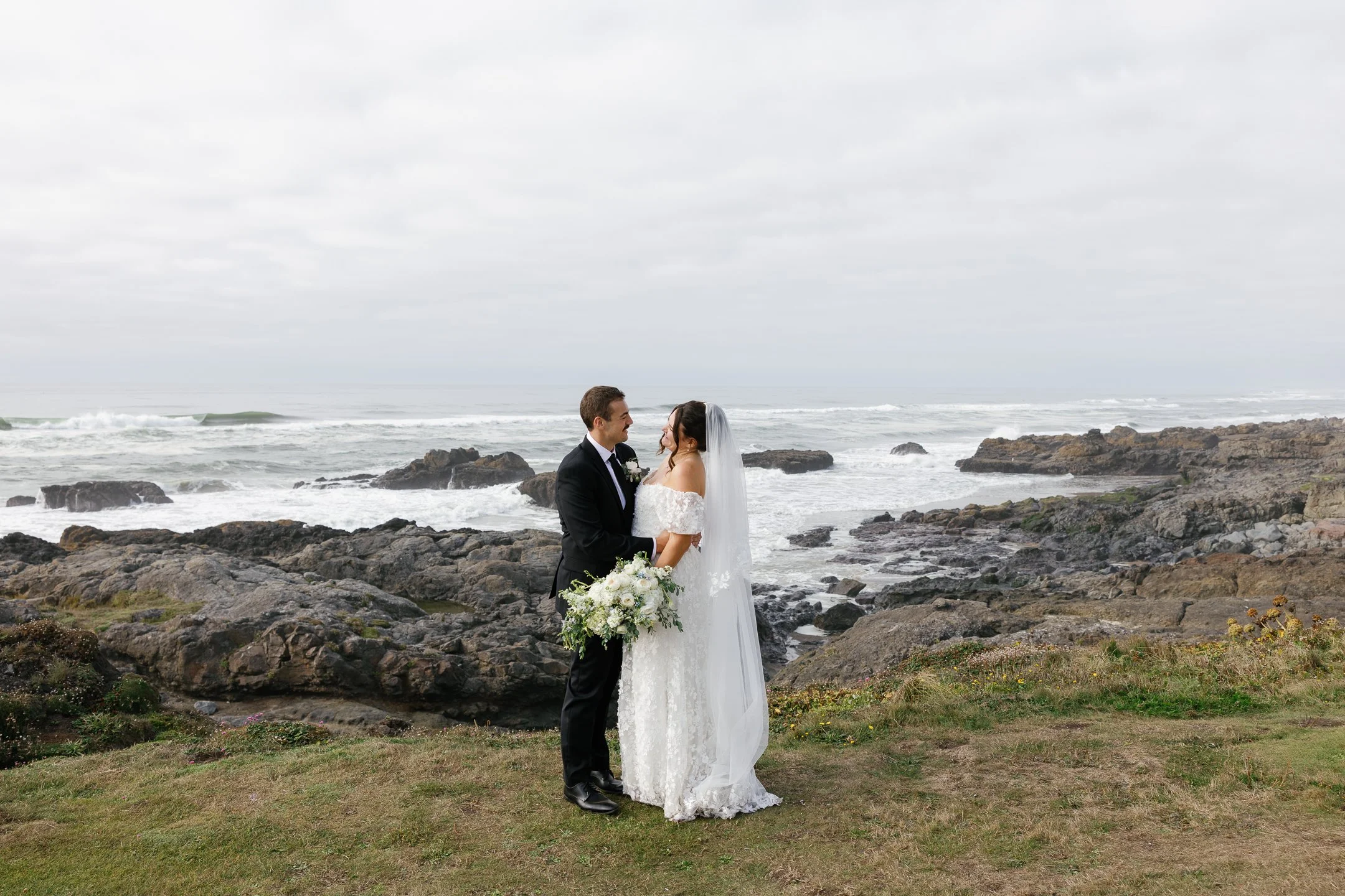 Oregon_Coast_Wedding_Megan_VanDoran_Photography-147.jpg