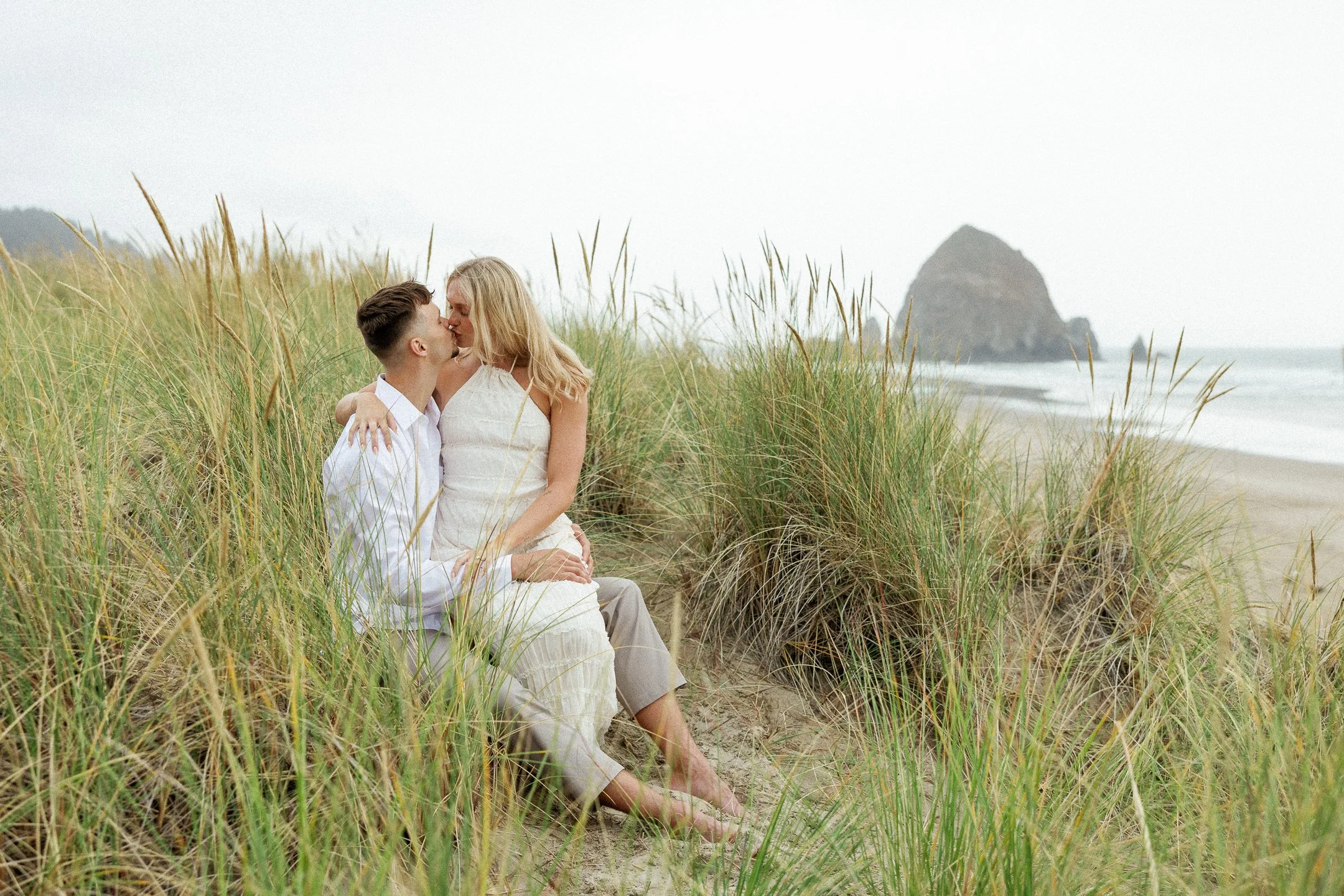 Megan_VanDoran_Photography_Cannon Beach_Oregon_Coast_Engagement-41.jpg