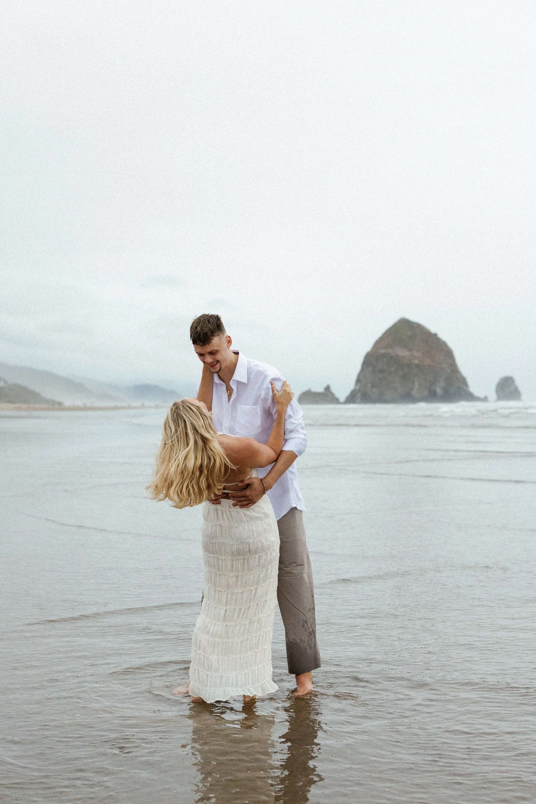 Megan_VanDoran_Photography_Cannon Beach_Oregon_Coast_Engagement-113.jpg