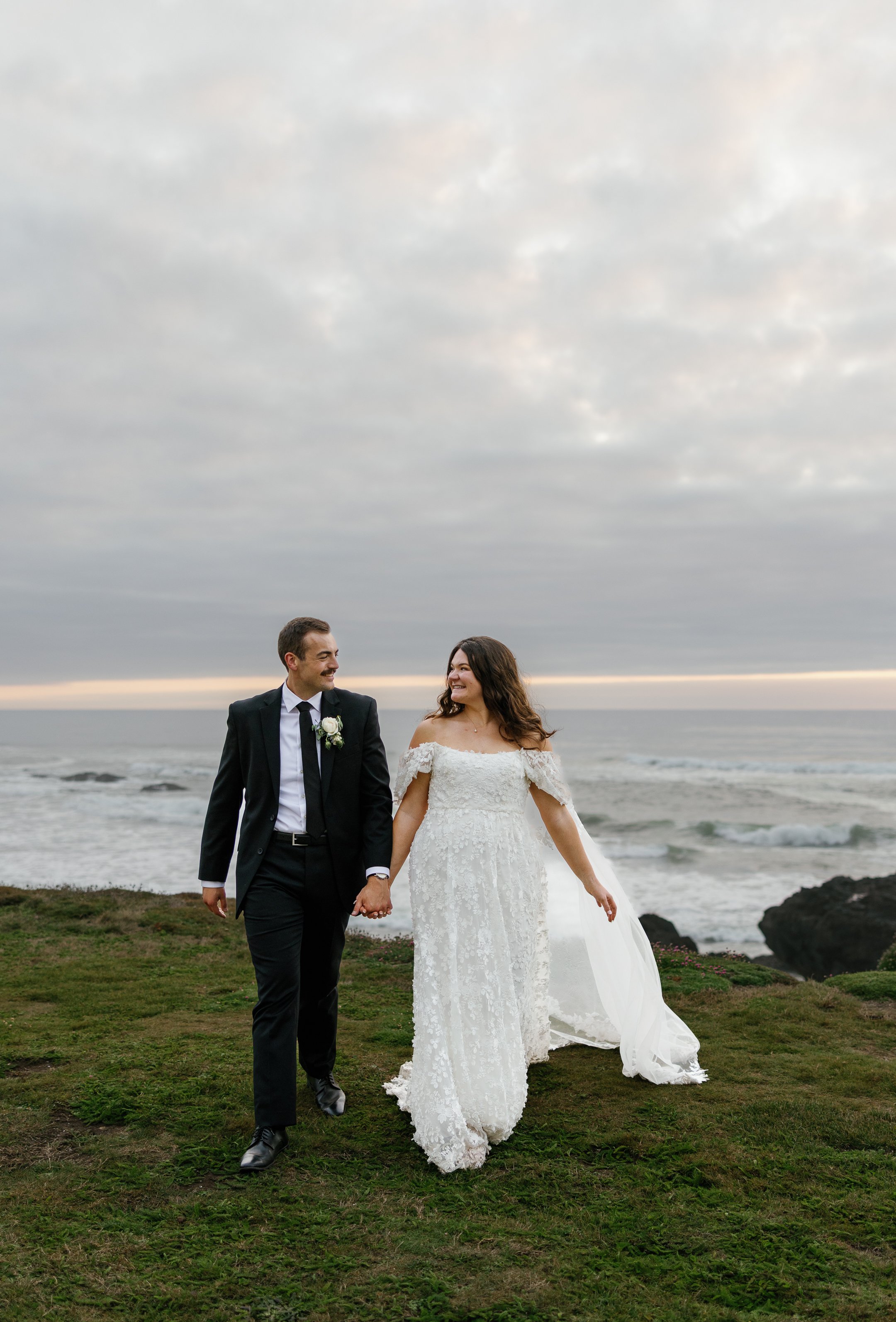 Oregon_Coast_Wedding_Megan_VanDoran_Photography-236.jpg