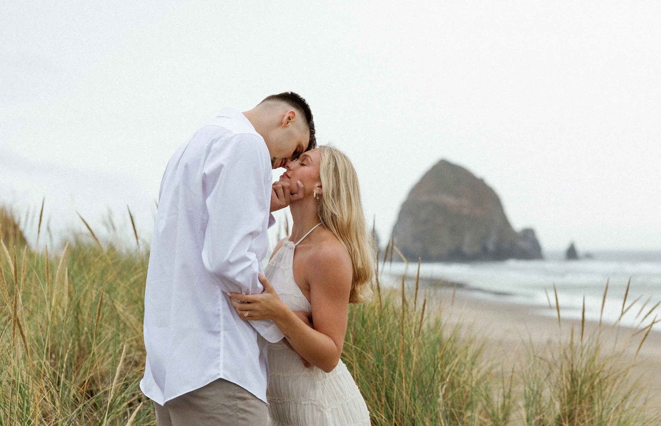 Megan_VanDoran_Photography_Cannon Beach_Oregon_Coast_Engagement-15.jpg