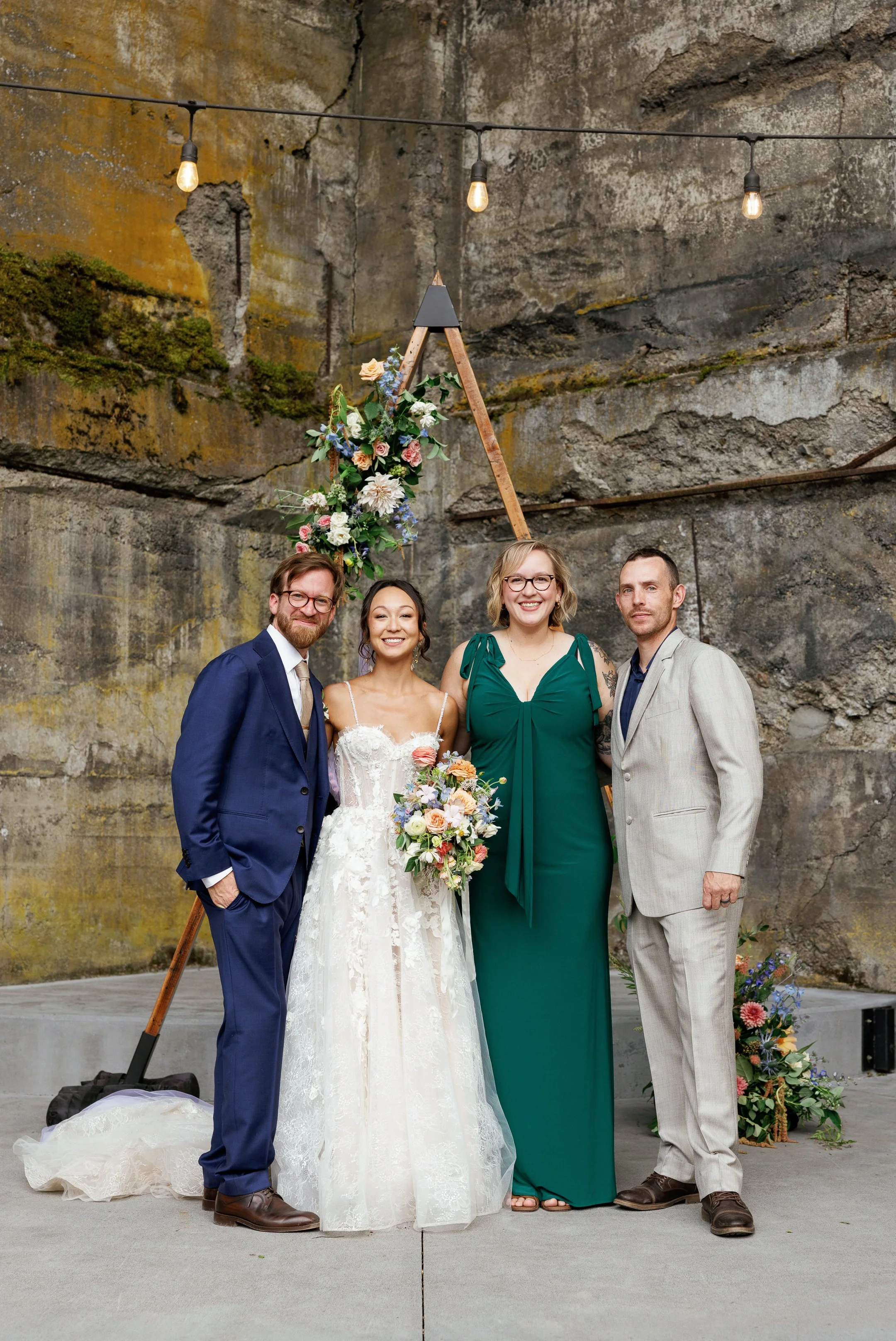 The_Ruins_Hood_River_Oregon_Wedding_Megan_VanDoran_Photography-192.jpg